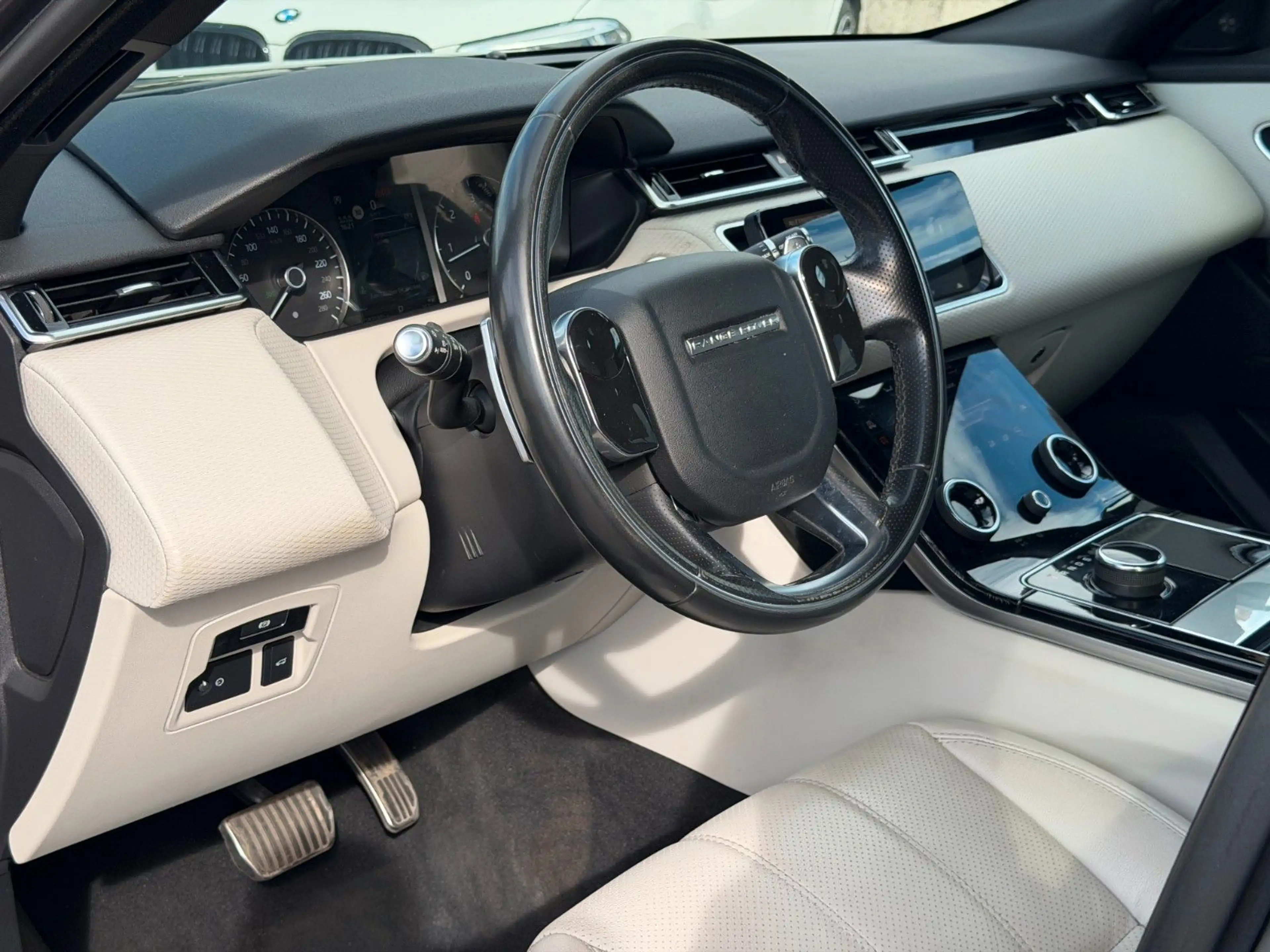 Land Rover Range Rover Velar R-Dynamic/LED/Meridian/CarPlay — photo 2