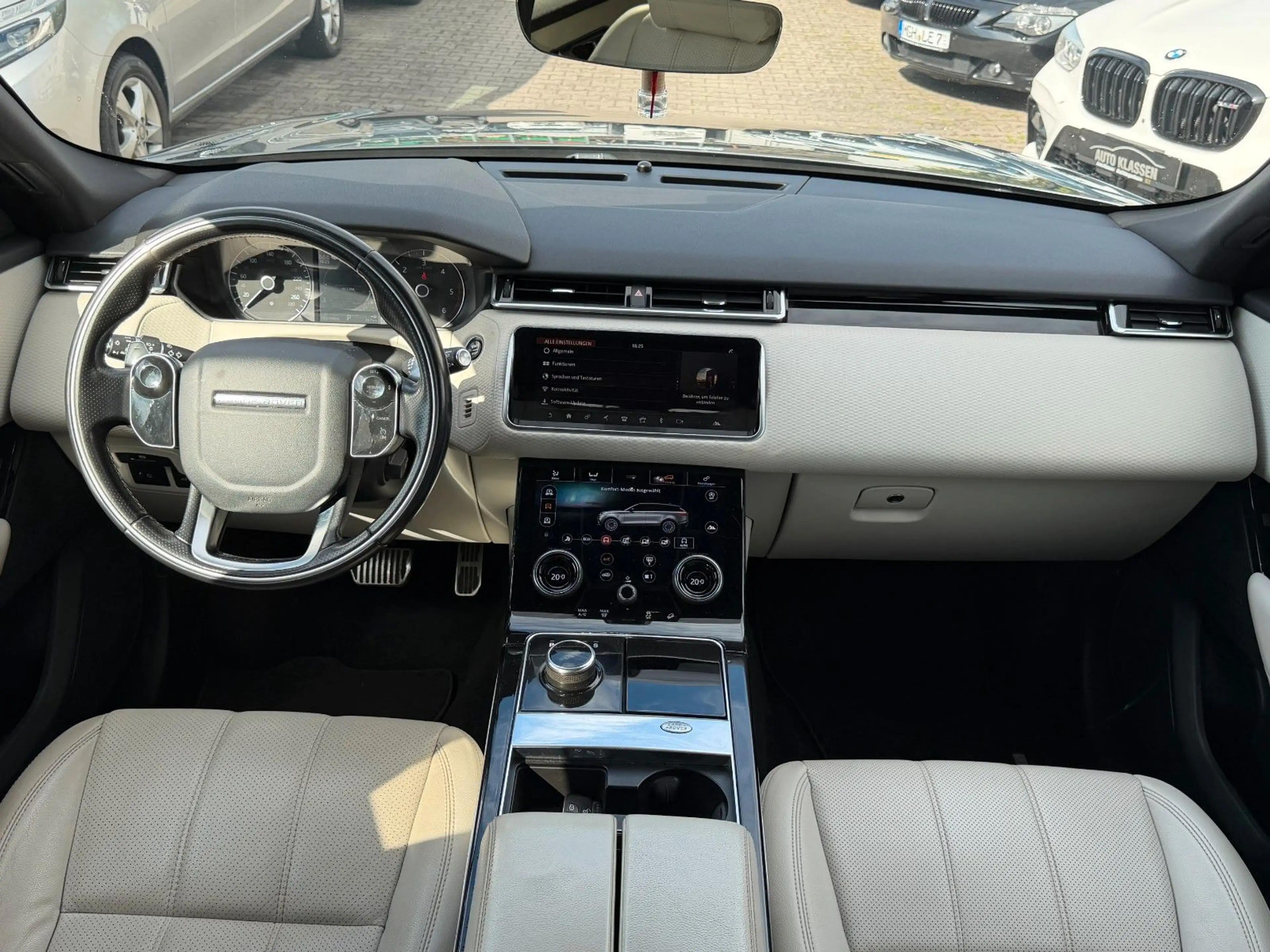 Land Rover Range Rover Velar R-Dynamic/LED/Meridian/CarPlay — photo 8