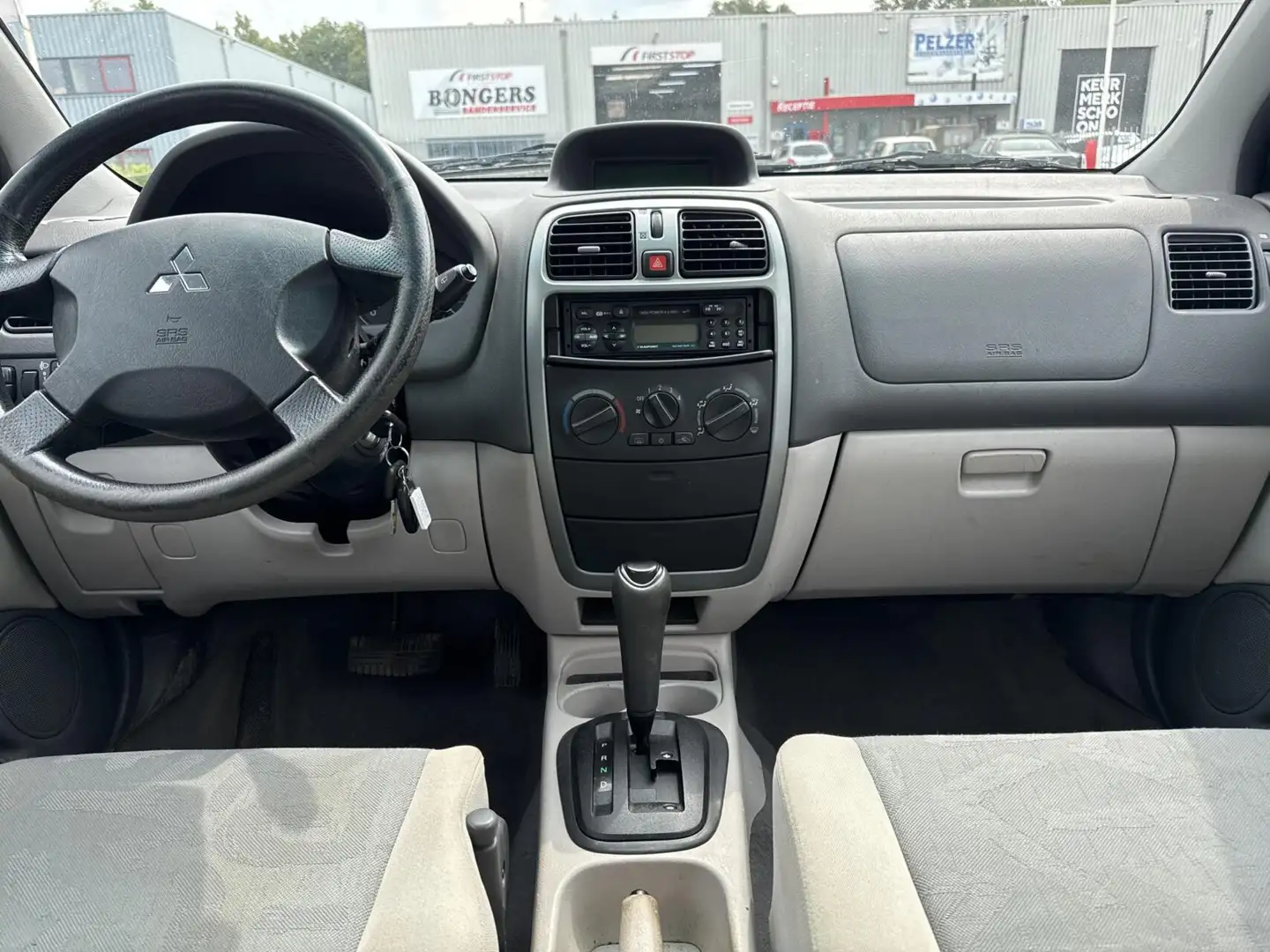 Mitsubishi Space Star 1.8 Shogun SE, AUTOMAAT, airco, trekhaak. Grijs - 2