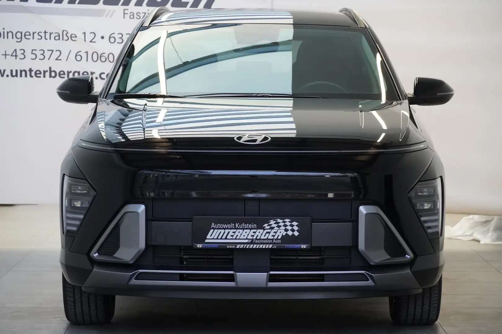 Hyundai KONA SX2) Comfort Line 1.6 T-GDI 2WD DCT k7bc3-P24 Schwarz - 2