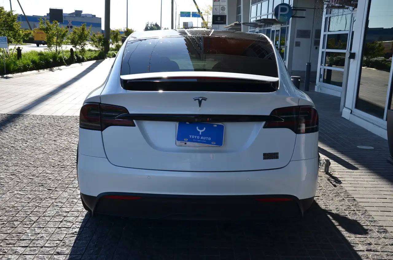 Tesla Model X снимка Tesla Model X