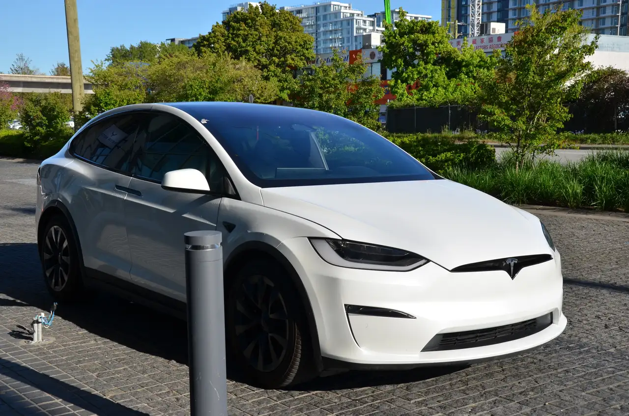 Tesla Model X снимка Tesla Model X