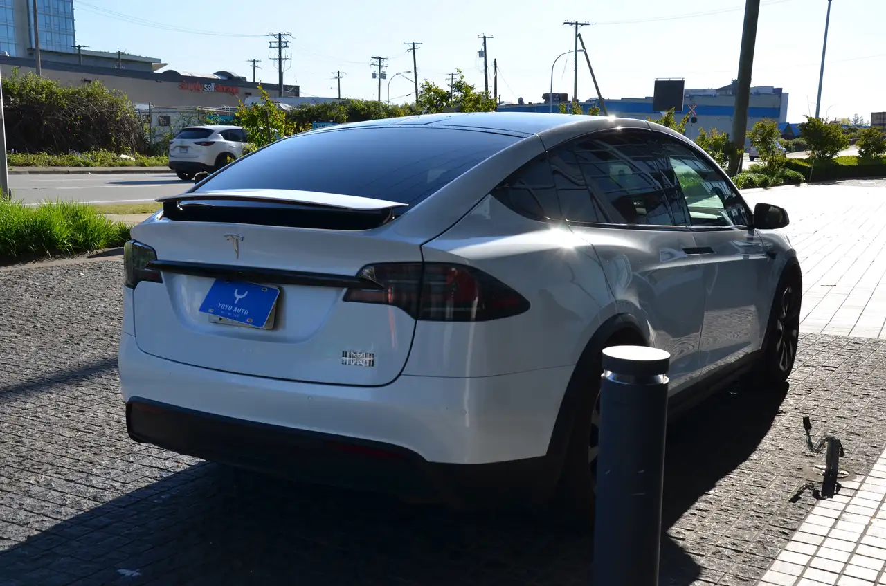 Tesla Model X снимка Tesla Model X