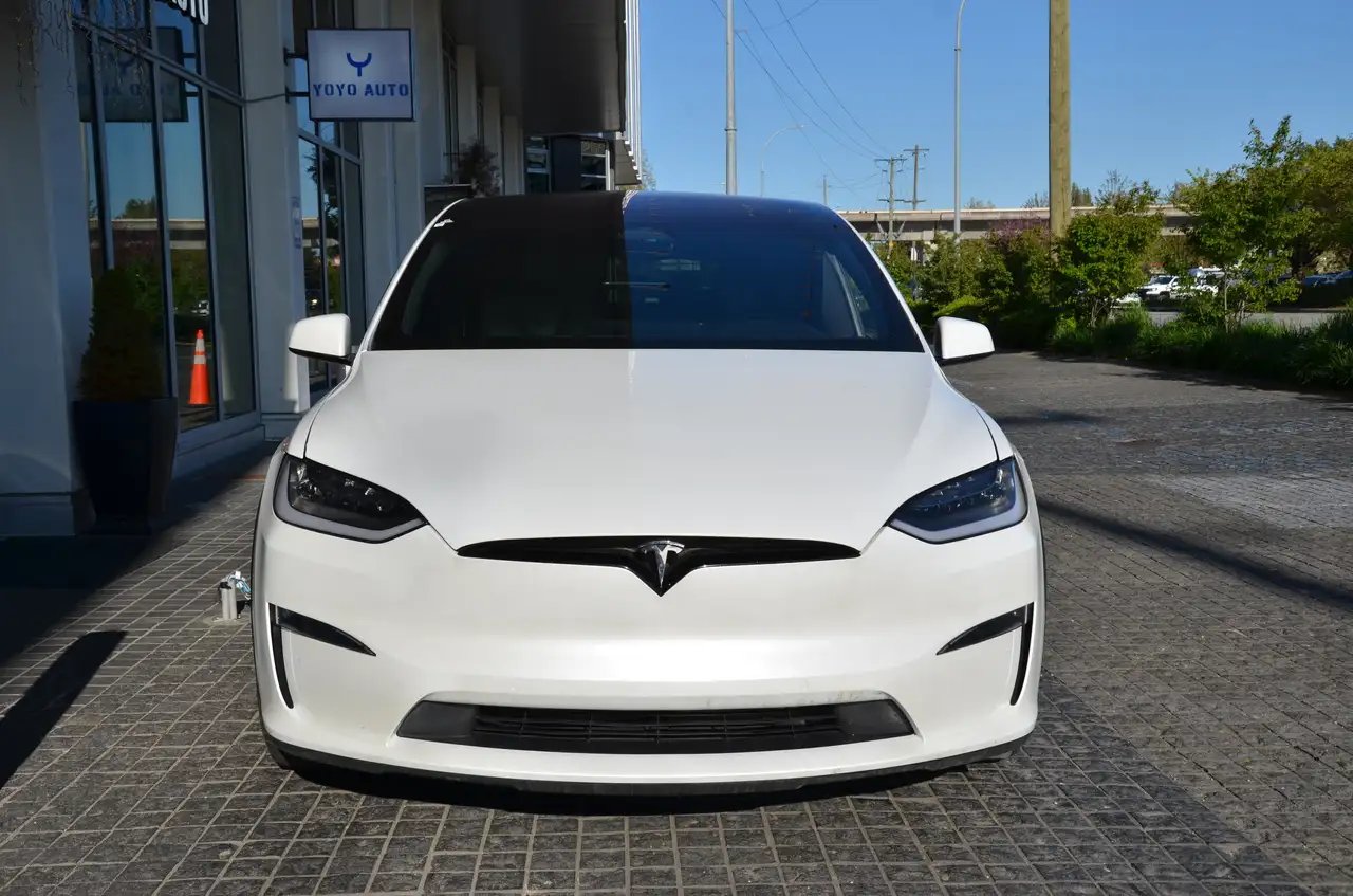 Tesla Model X снимка Tesla Model X