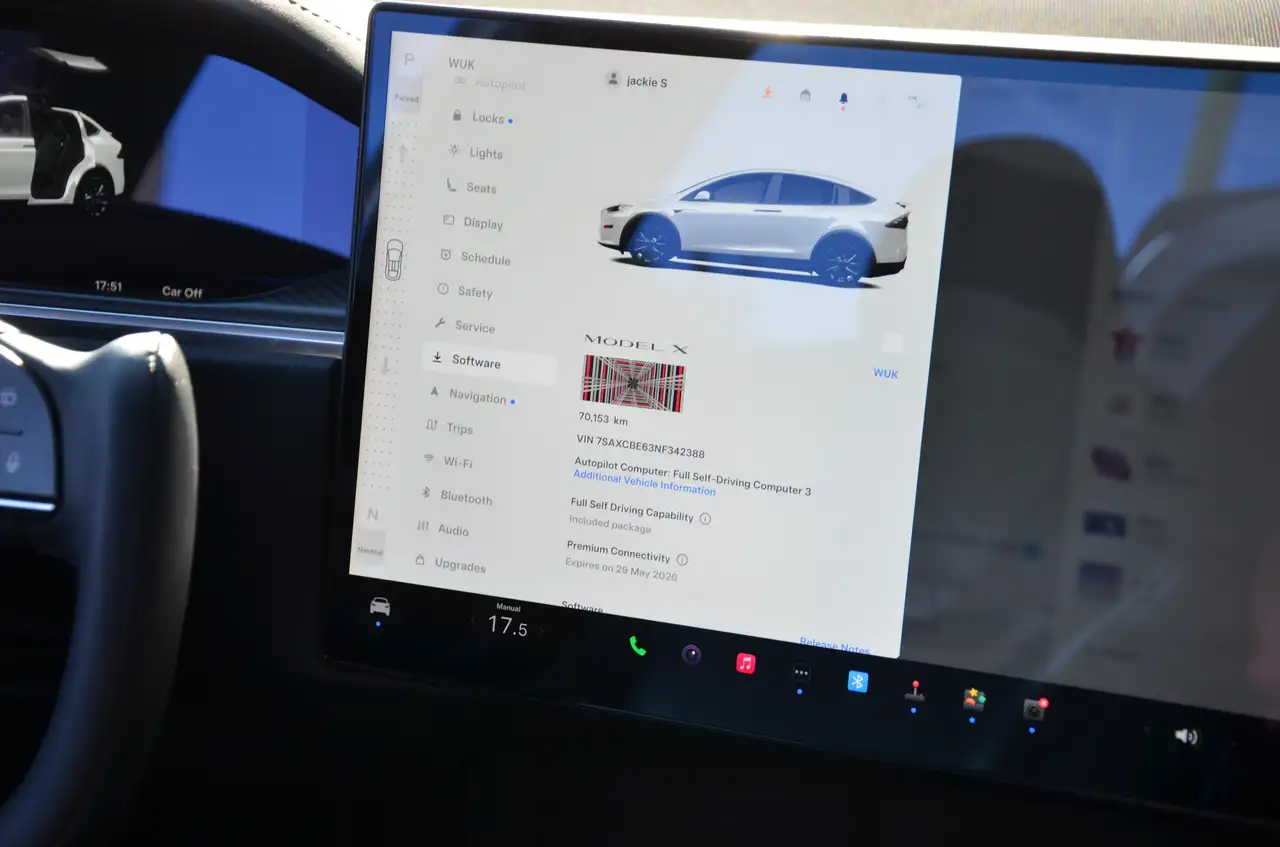 Tesla Model X снимка Tesla Model X