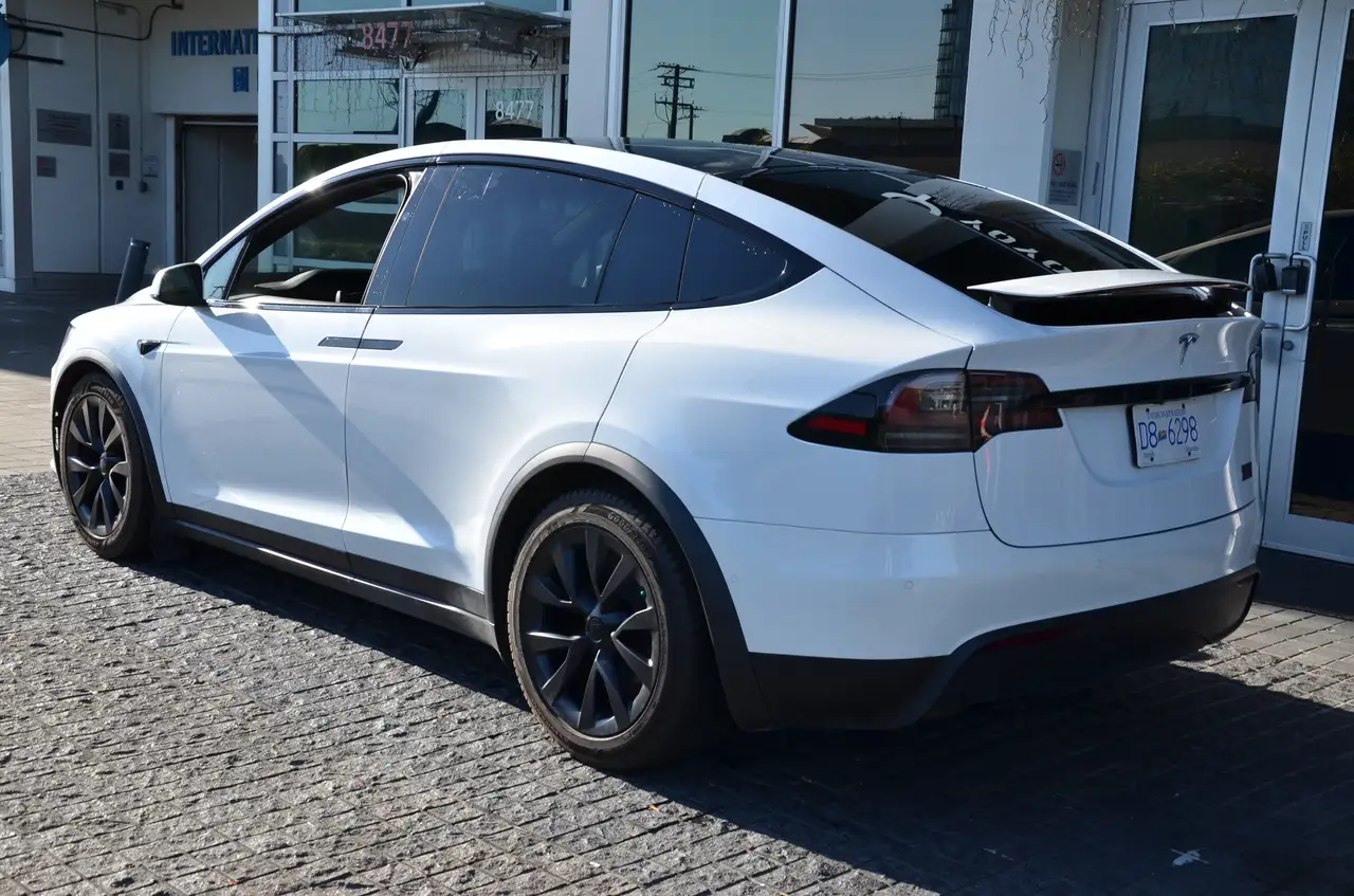 Tesla Model X снимка Tesla Model X
