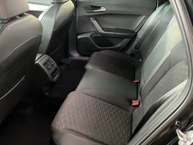 Seat Leon Leon view 4
