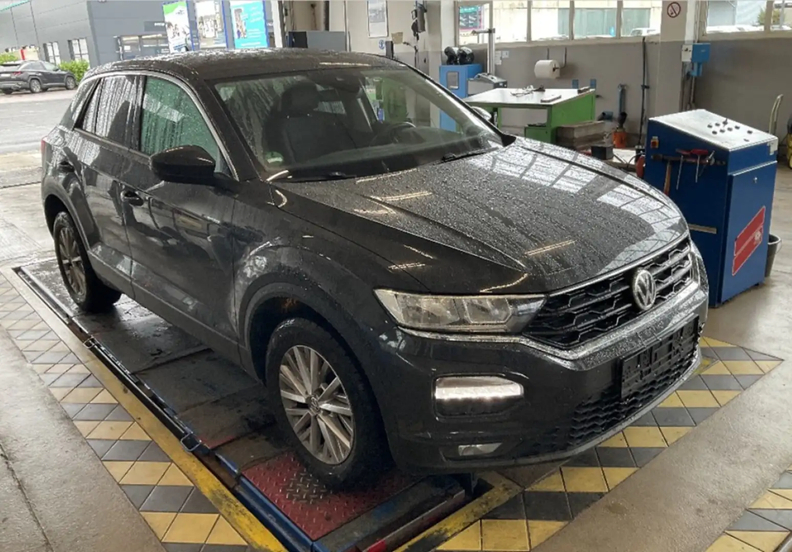 Volkswagen T-Roc 1.0 TSI Navi, Winterpaket Grau - 2