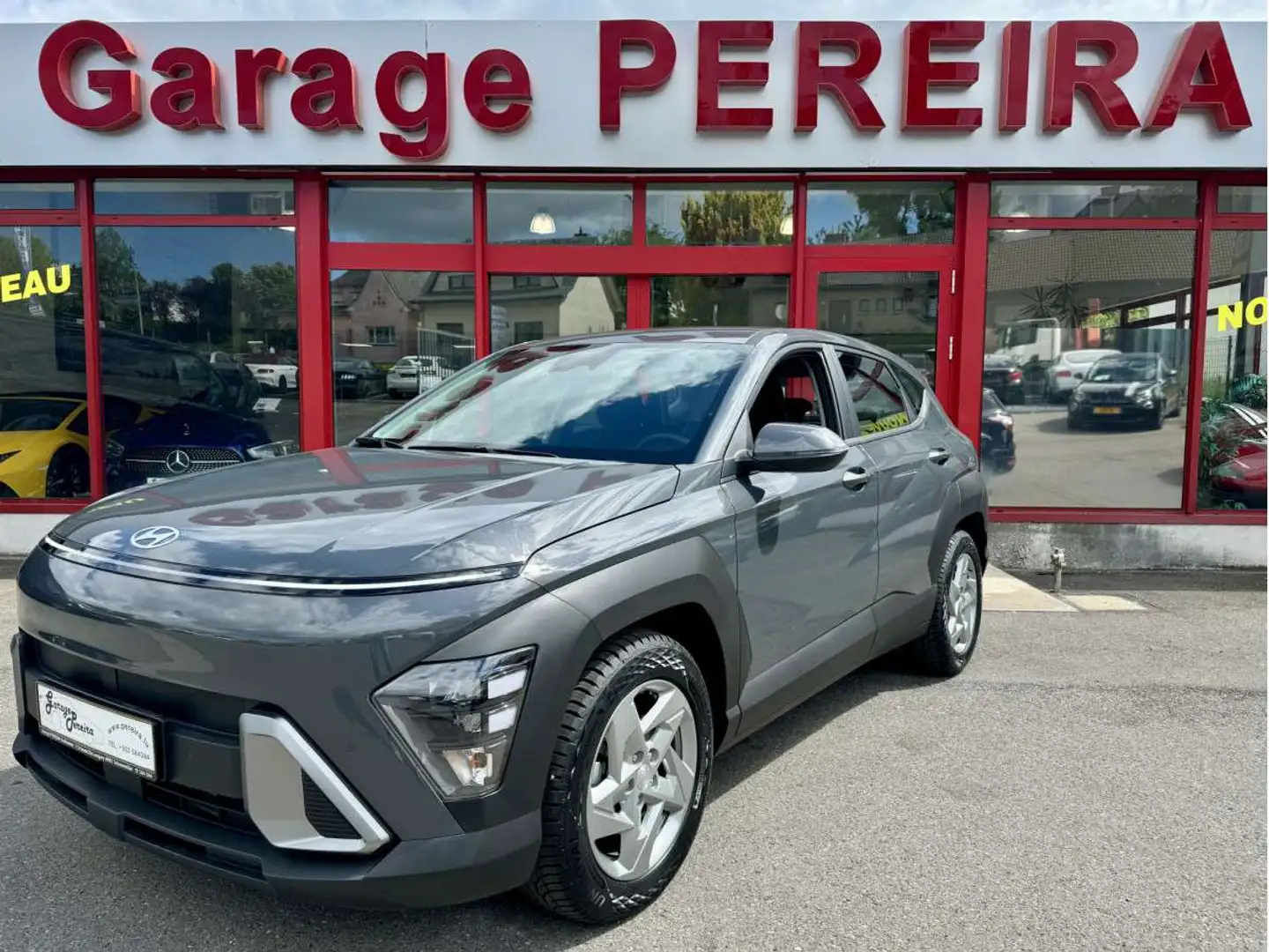 Hyundai KONA NEW 1.6 T-GDI AUTO NAVI 1 HAND Gris - 2