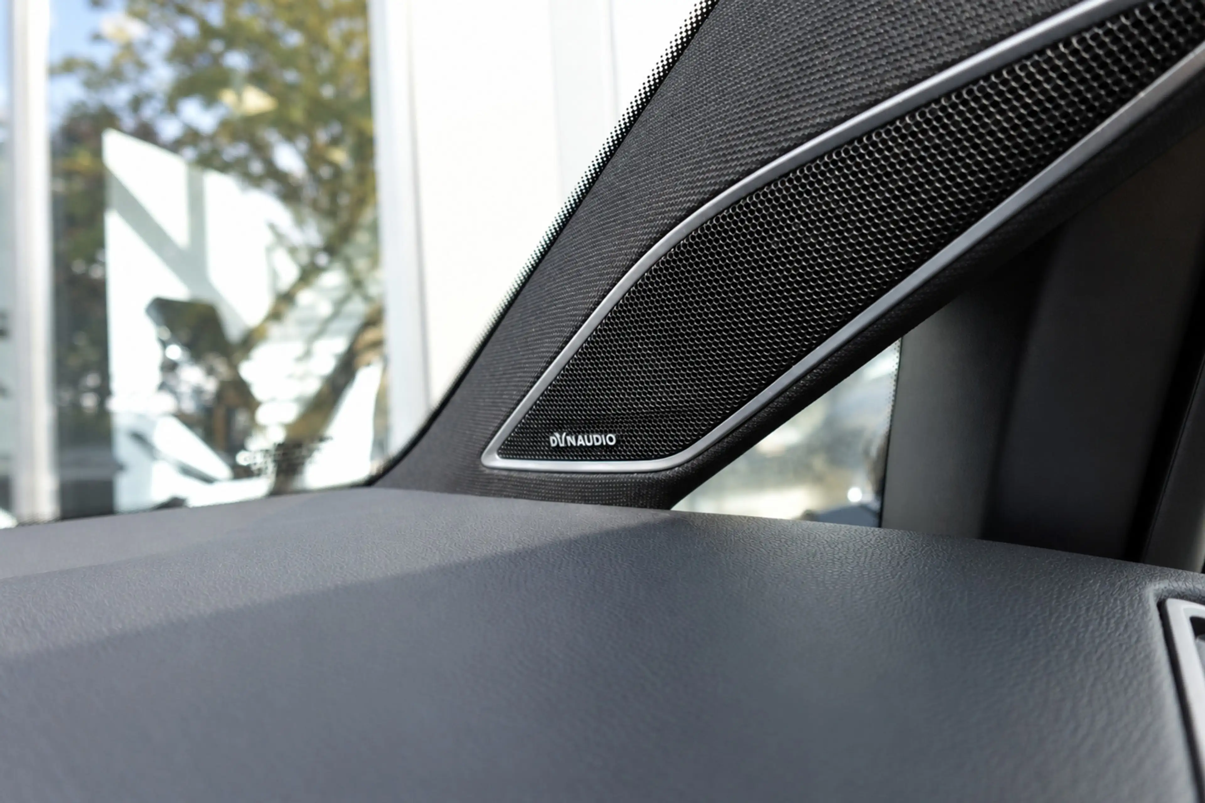 Volkswagen Golf GTD 2.0 TDI PANO KEYLESS DYNAUDIO — photo 14