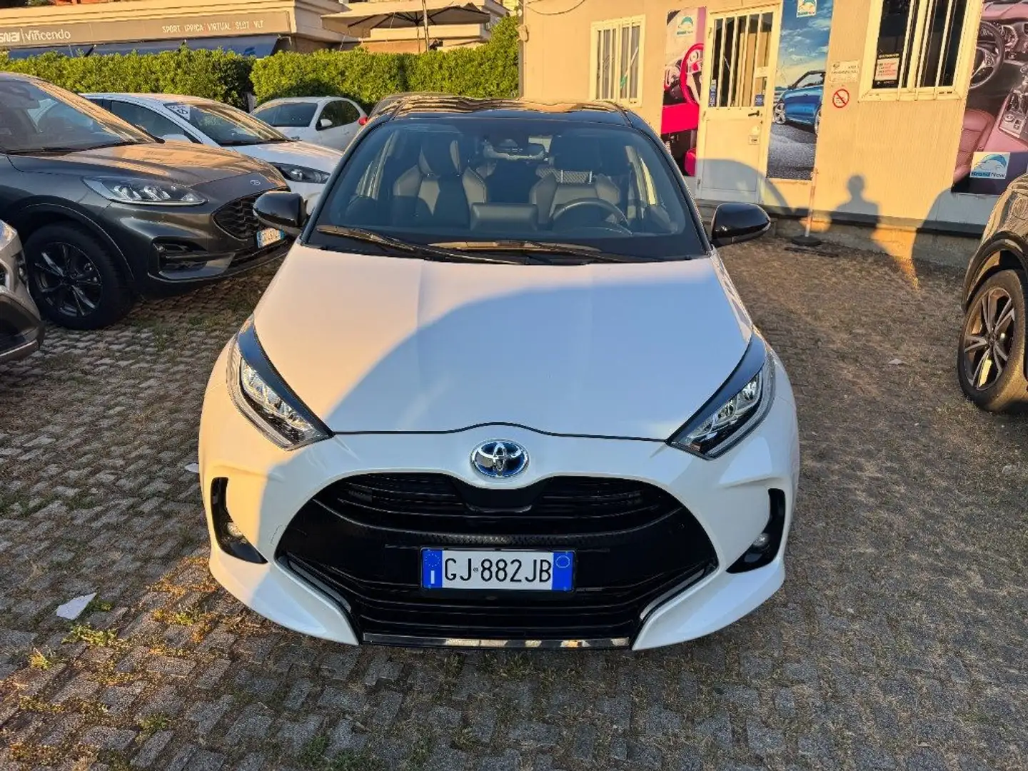 Toyota Yaris 1.5 Hybrid 5 porte Style Bianco - 2