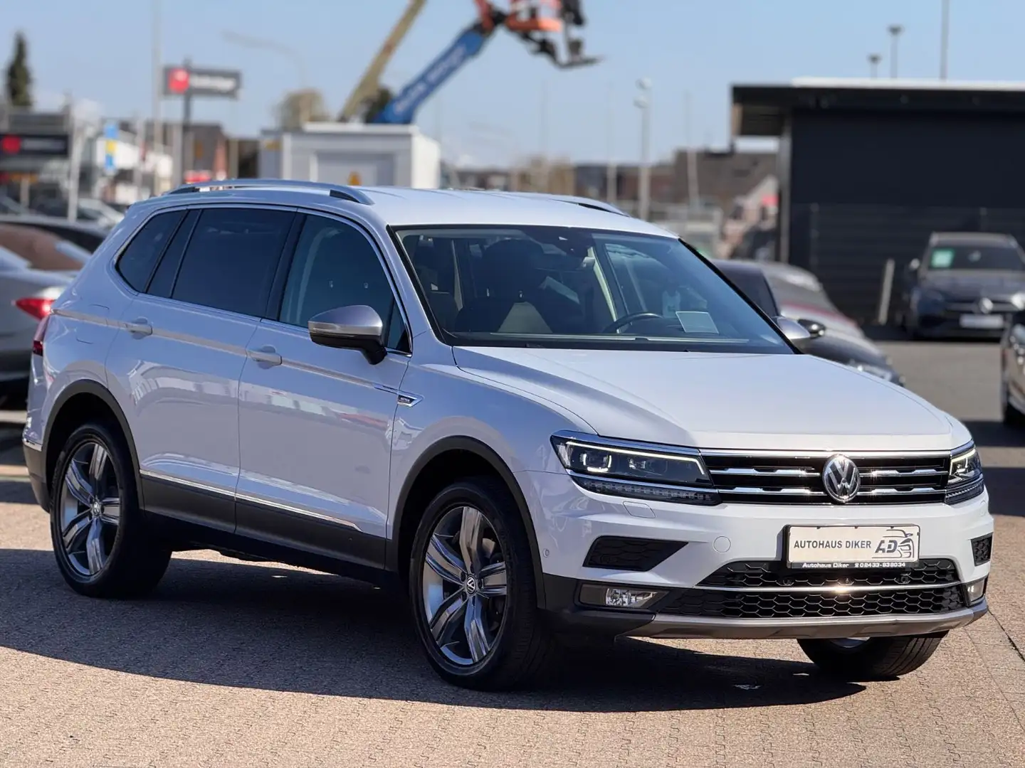 Volkswagen Tiguan Allspace 2.0 TDI DSG Highline 4Motion Weiß - 2