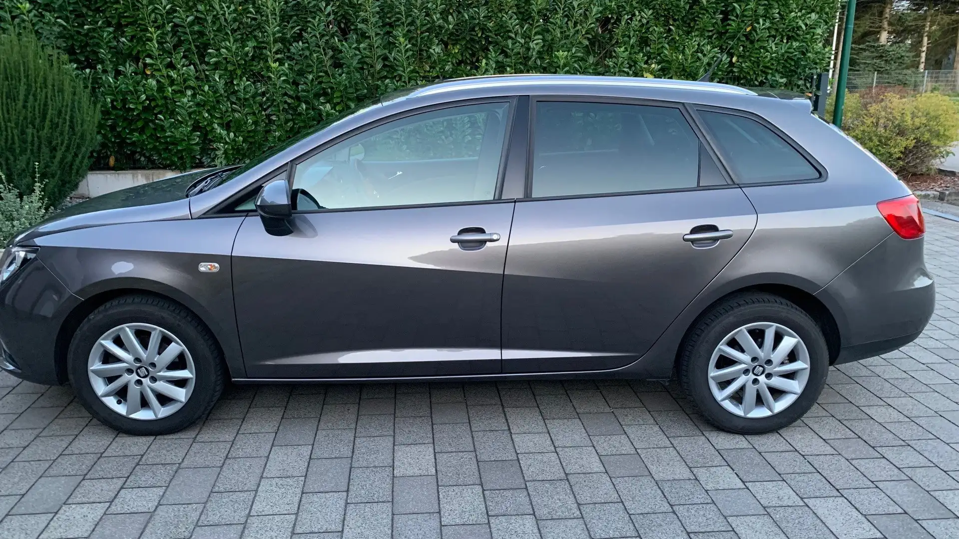 SEAT Ibiza Ibiza ST Chili Grau - 1