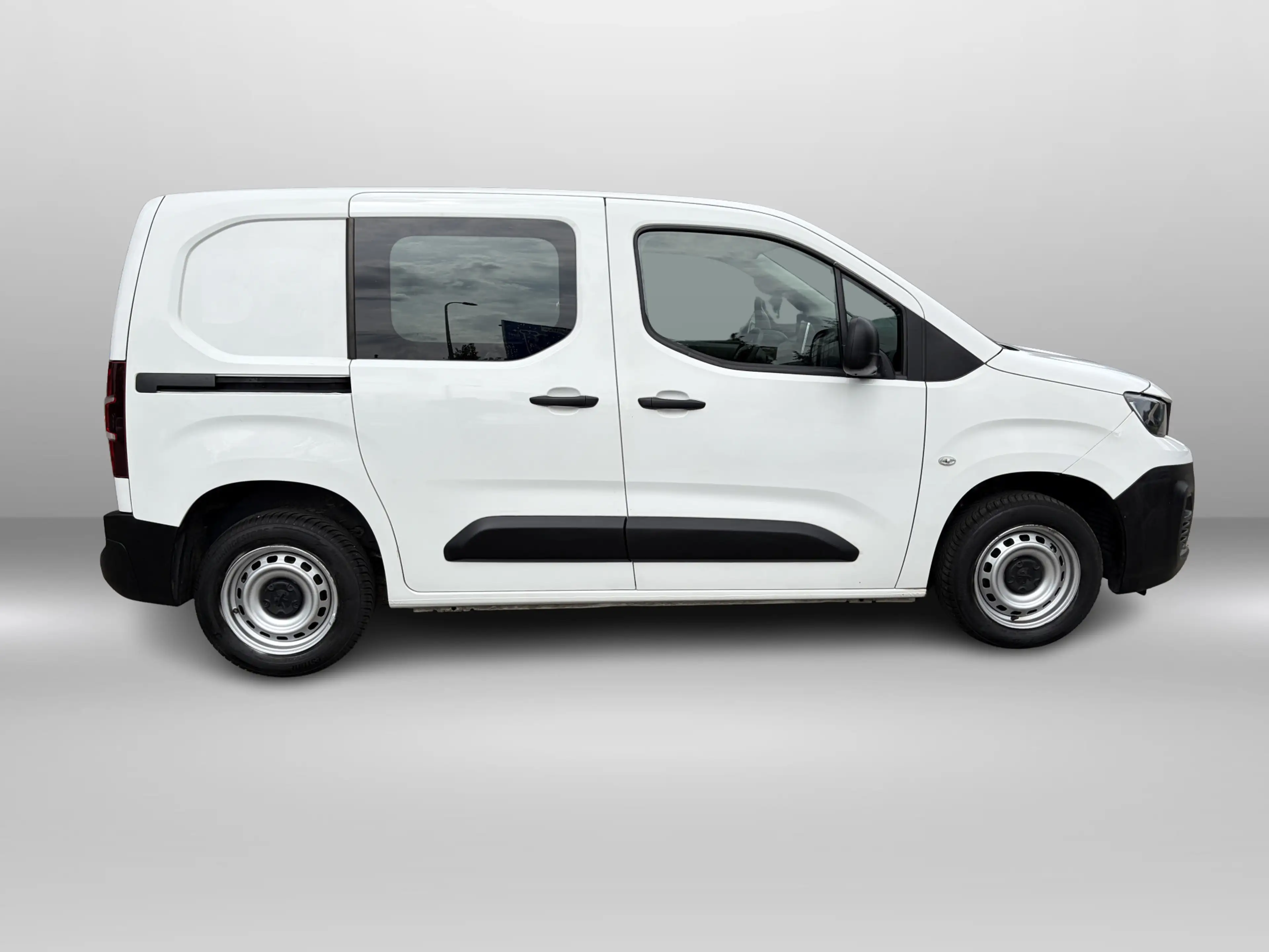 Peugeot Partner 1.2 Premium Benzine! * Apple\Android * Cruise * Ai — photo 10