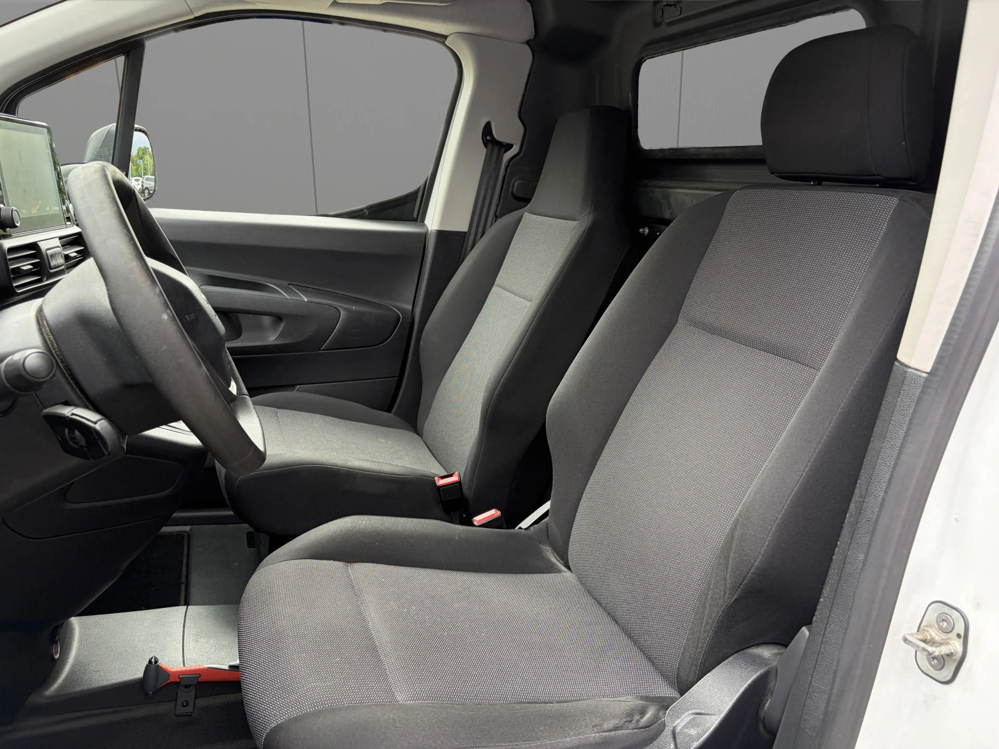 Peugeot Partner 1.2 Premium Benzine! * Apple\Android * Cruise * Ai — photo 2