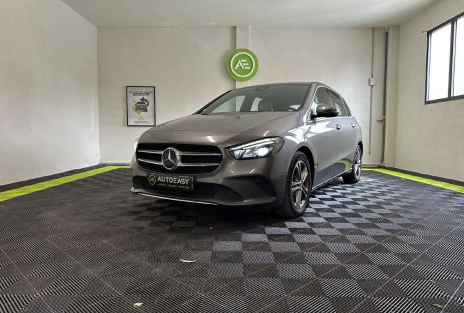 Mercedes-Benz B 200 III (W247) 200d Business Line Edition 8G-DCT Schwarz - 1