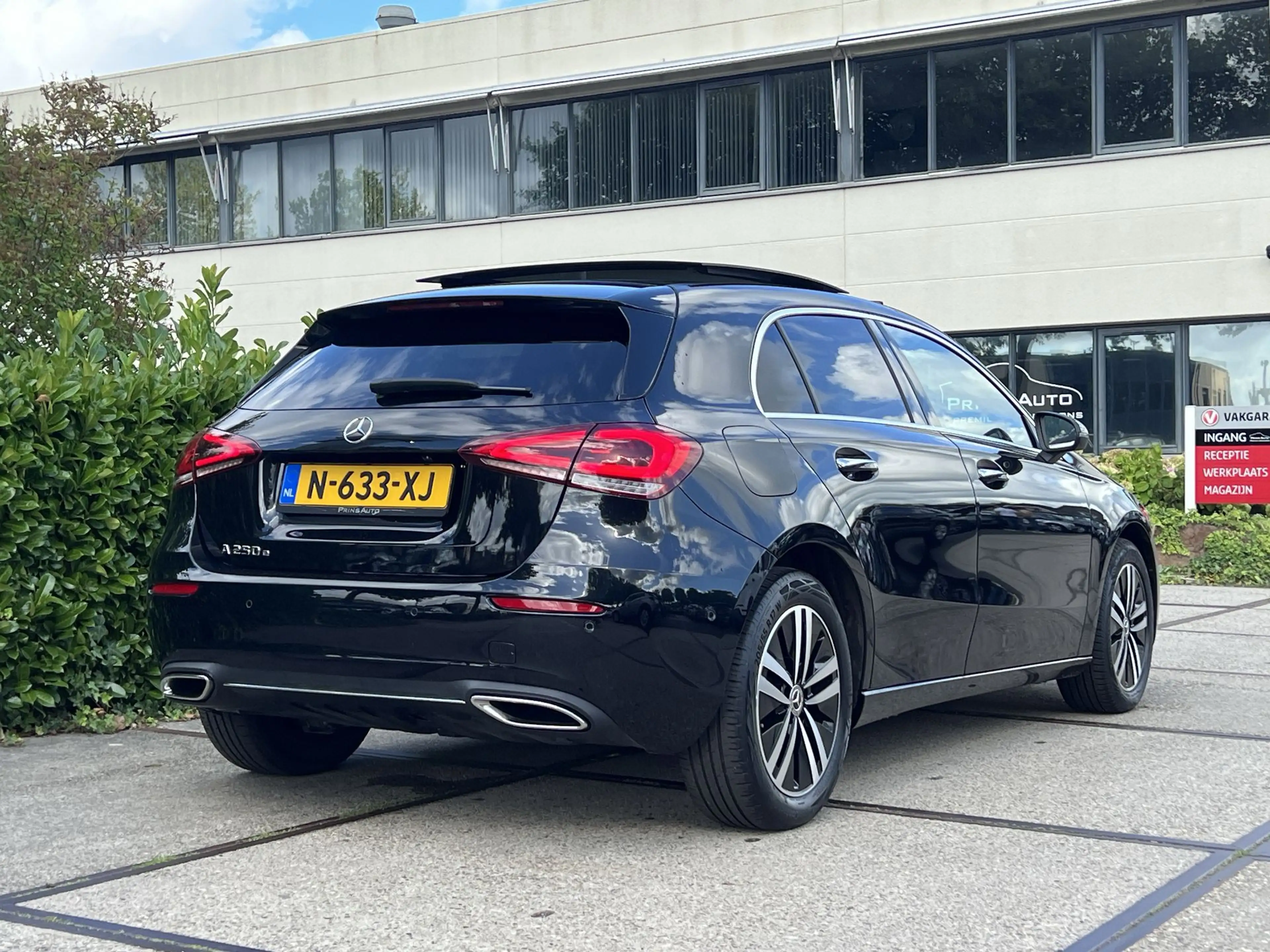 Mercedes-Benz A 250 e Business Solution Luxury Limited |MEMORY| PANO | — photo 2
