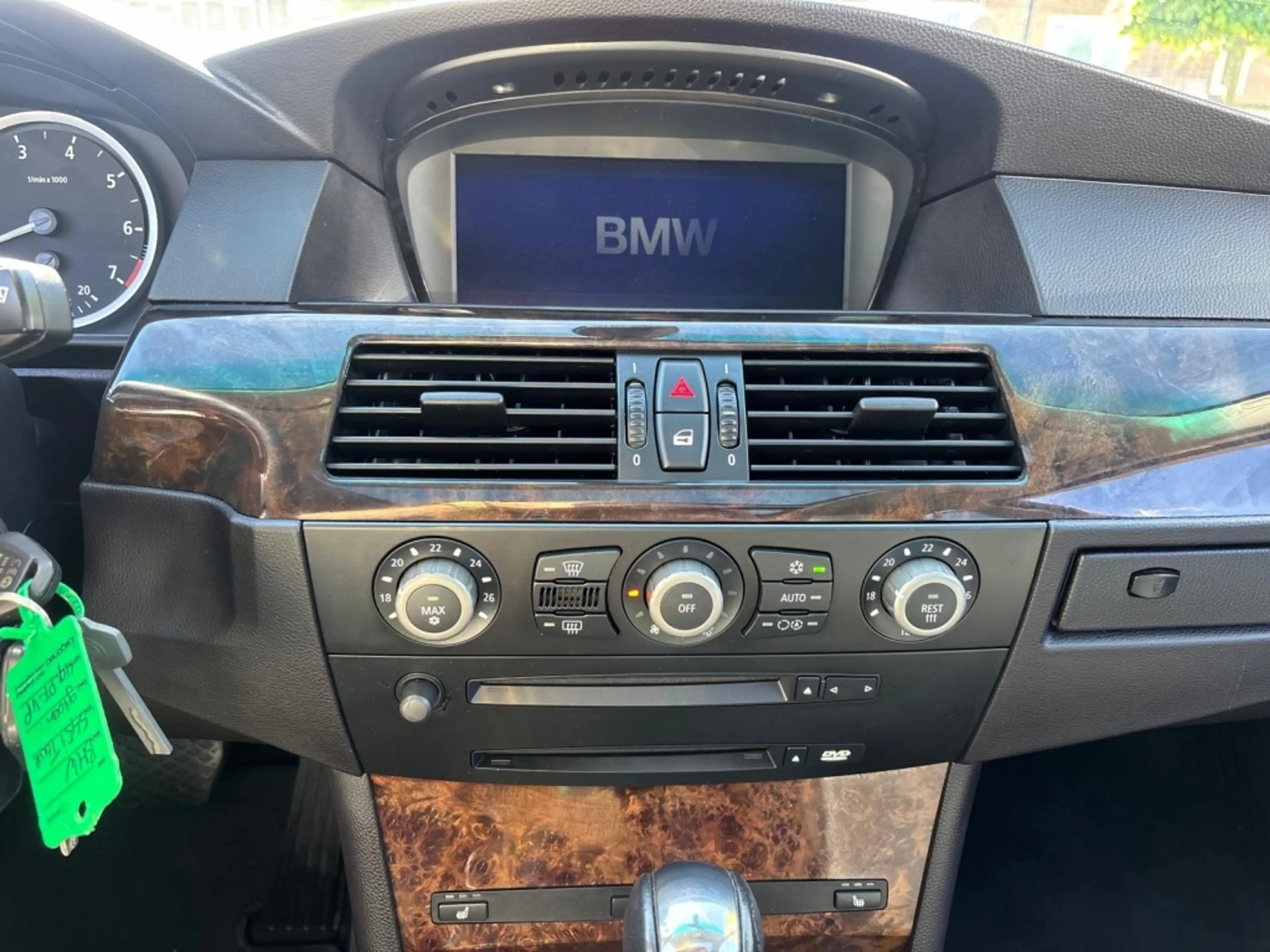 BMW 545 5-serie Touring 545i V8 High Executive 2004 Dealer — photo 12