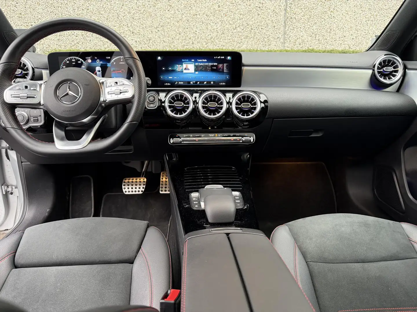 Mercedes-Benz A 200 D Hatchback AMG Line | Panoramisch Dak | Nightpack Argento - 2