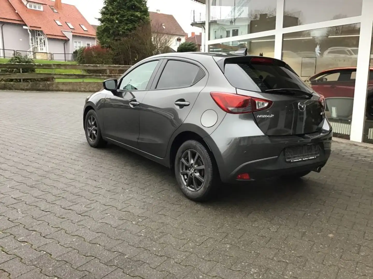 Mazda 2 SKYACTIV-G 90 66 kW (90 PS) Kizoku Intense Grau - 2