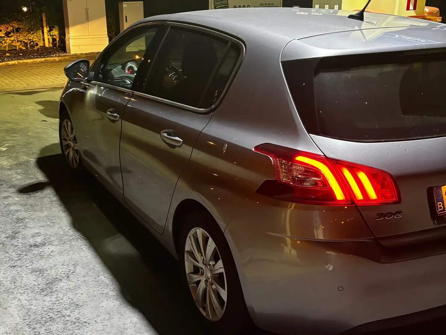 Peugeot 308 308 PureTech 110 Stop Grijs - 2