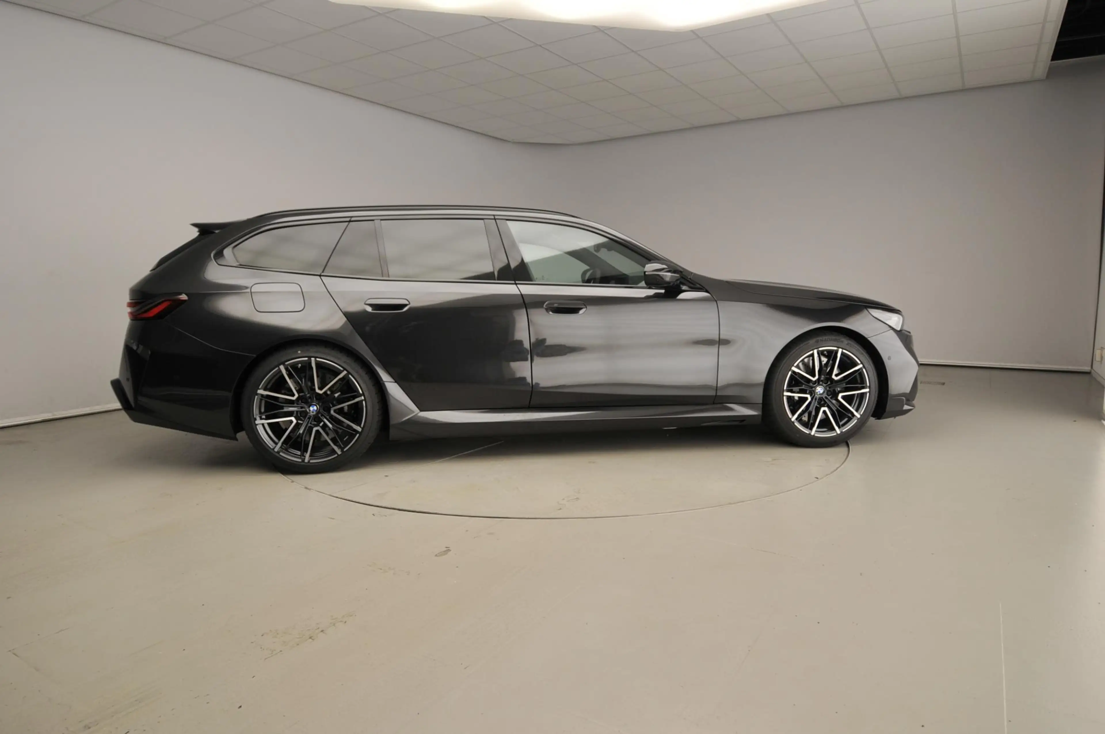 BMW M5 5-serie Touring Panoramadak / Trekhaak / Bowers & — photo 4