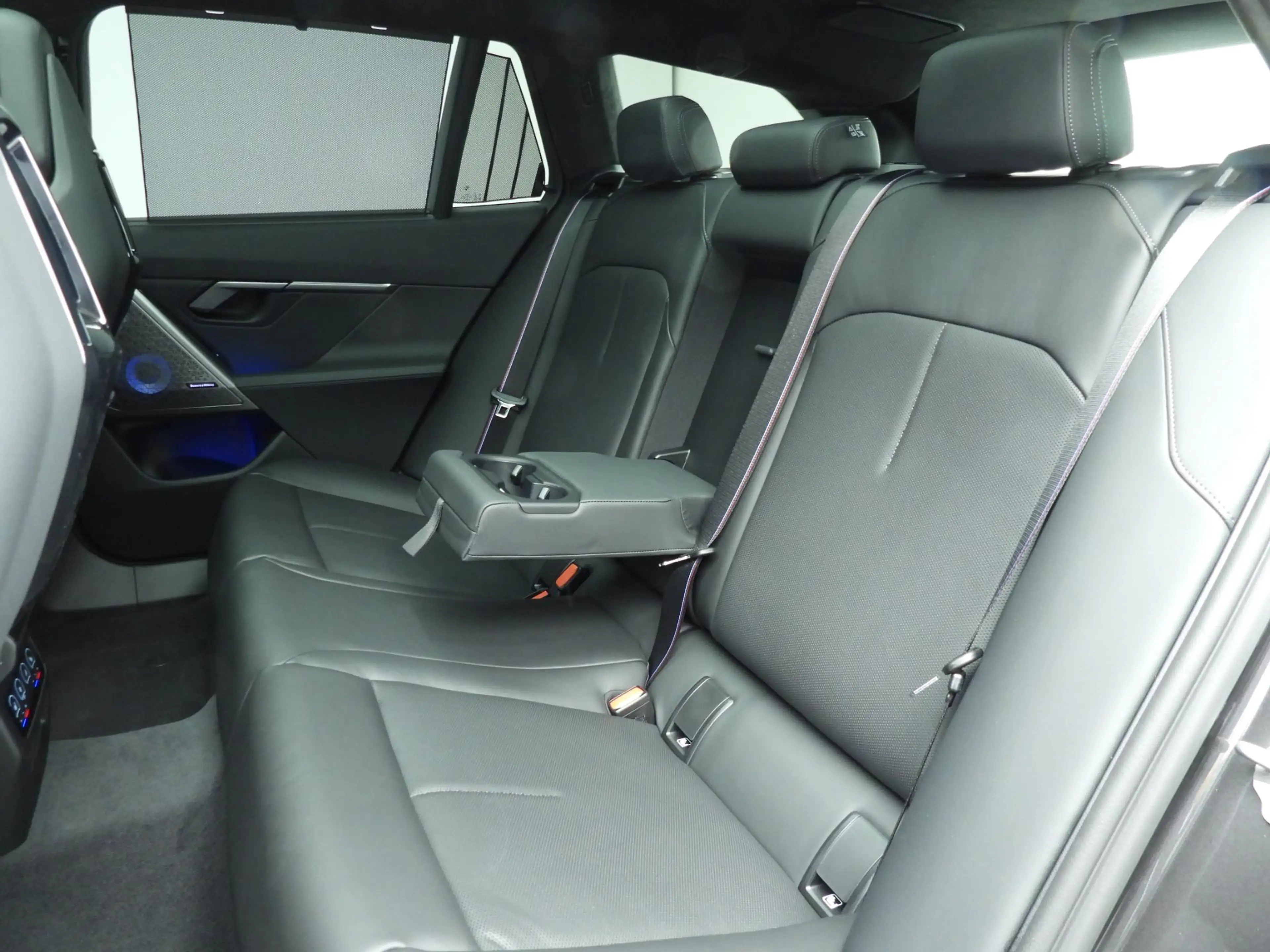 BMW M5 5-serie Touring Panoramadak / Trekhaak / Bowers & — photo 8