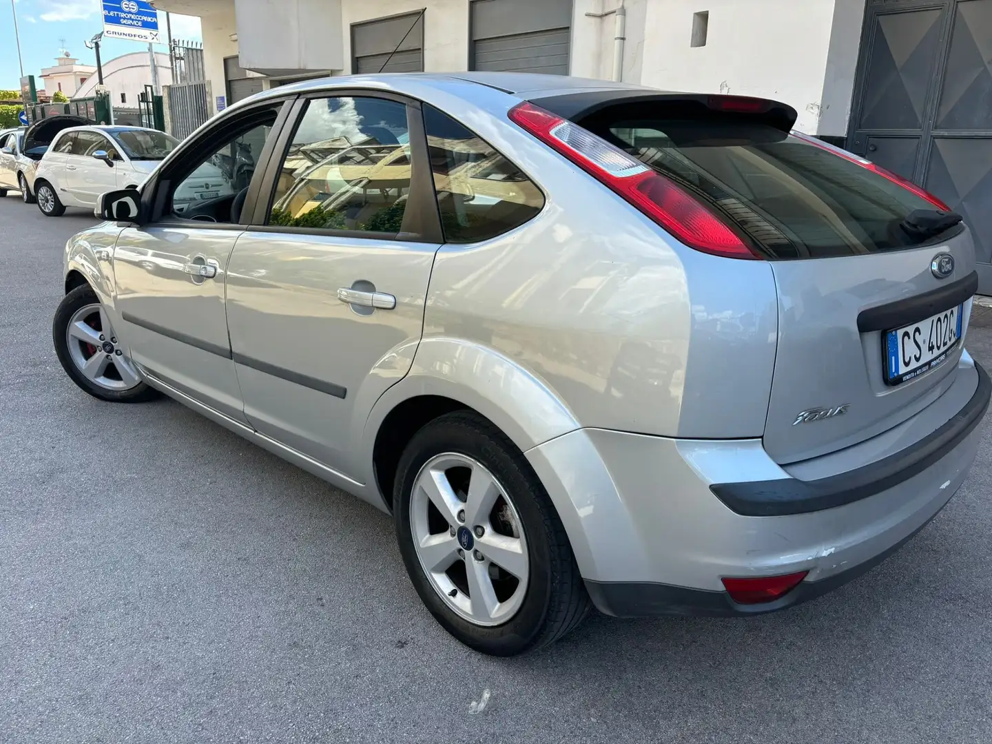Ford Focus 1.6 TDCI Gris - 2