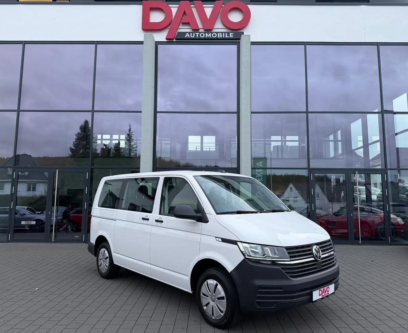 Volkswagen T6 Transporter T6.1 Transporter 2.0 TDI Komfort-Paket 9-Sitzer Blanco - 1