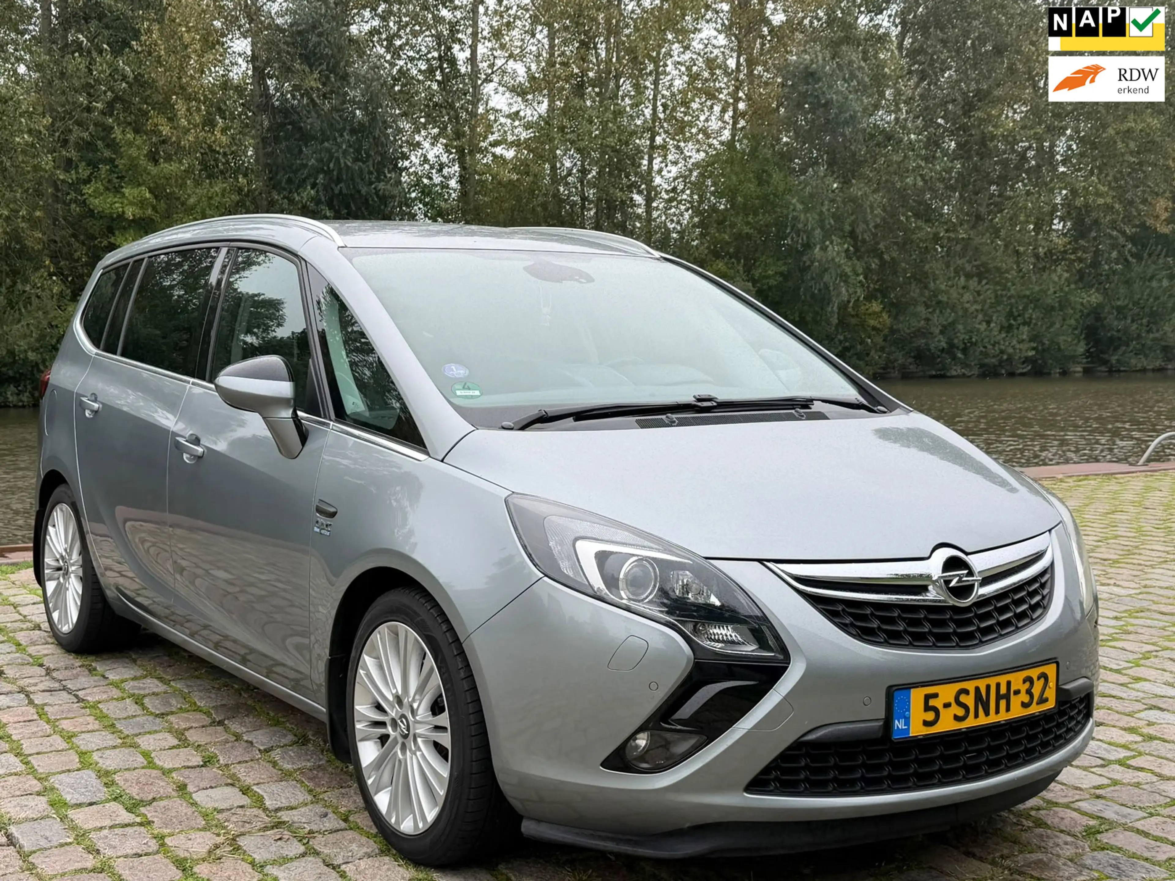 Opel Zafira Tourer 1.4 Cosmo 2e eigenaar dealer onderhouden leerbekel