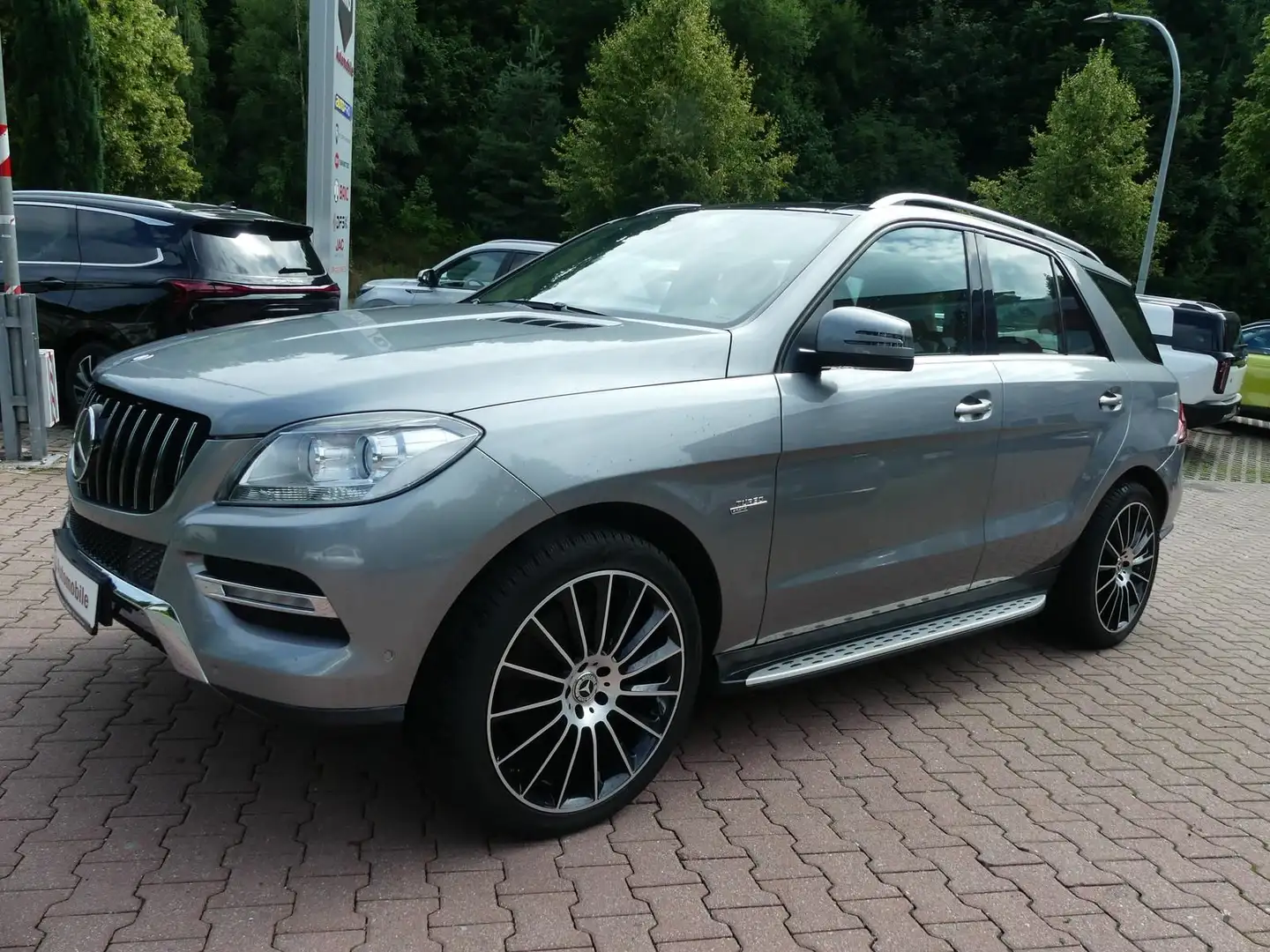 Mercedes-Benz ML 350 *Leder*Klimaauto*NAVI*PDC*Pano* Grau - 1