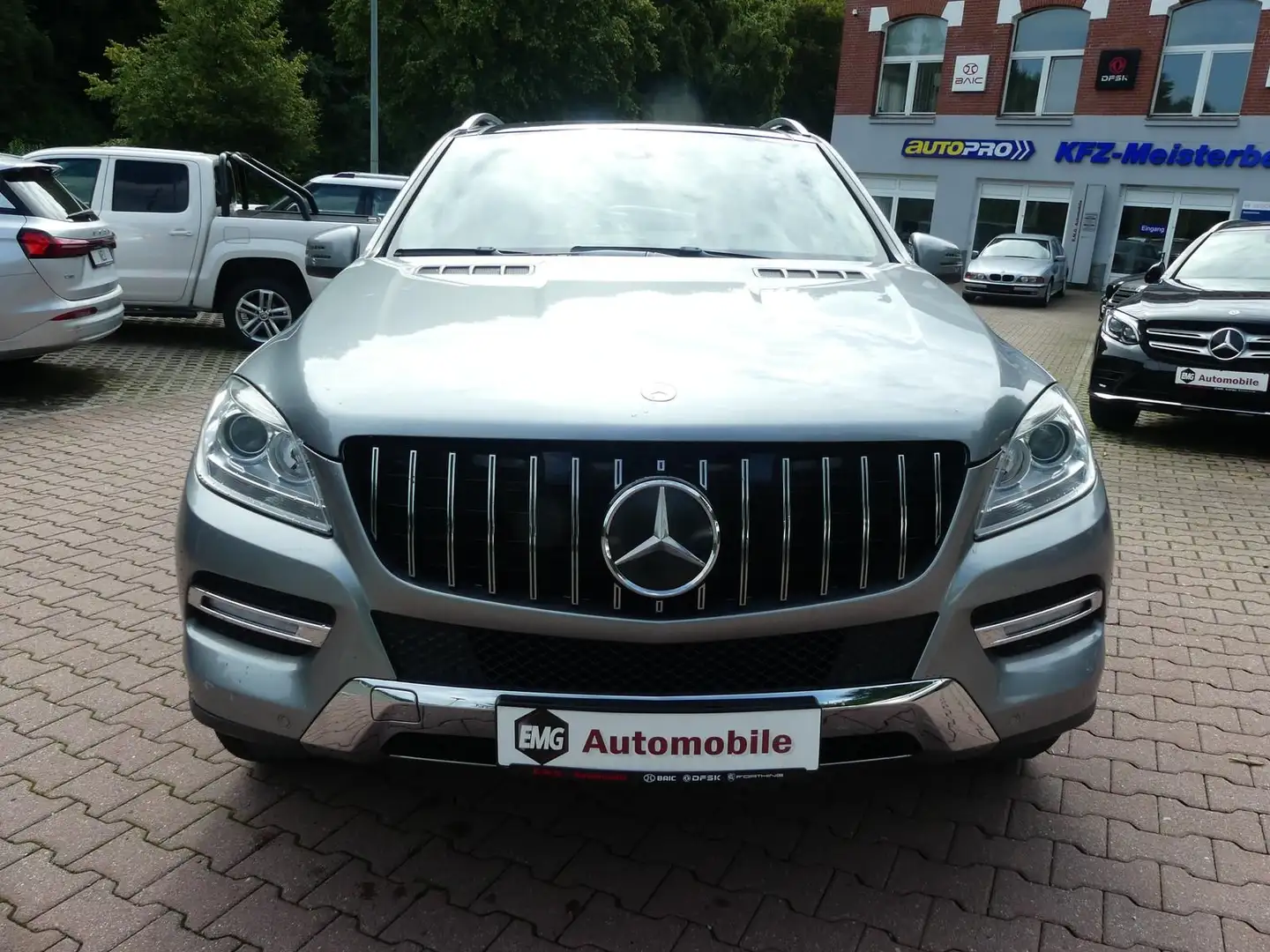 Mercedes-Benz ML 350 *Leder*Klimaauto*NAVI*PDC*Pano* Grau - 2