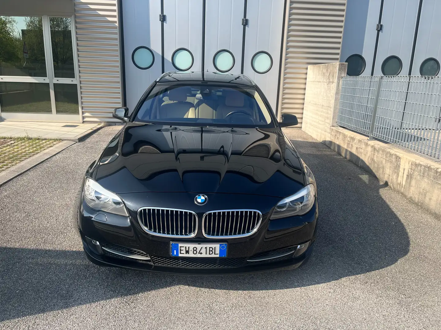 BMW 525 525d Touring 2.0 Futura 218cv Nero - 2