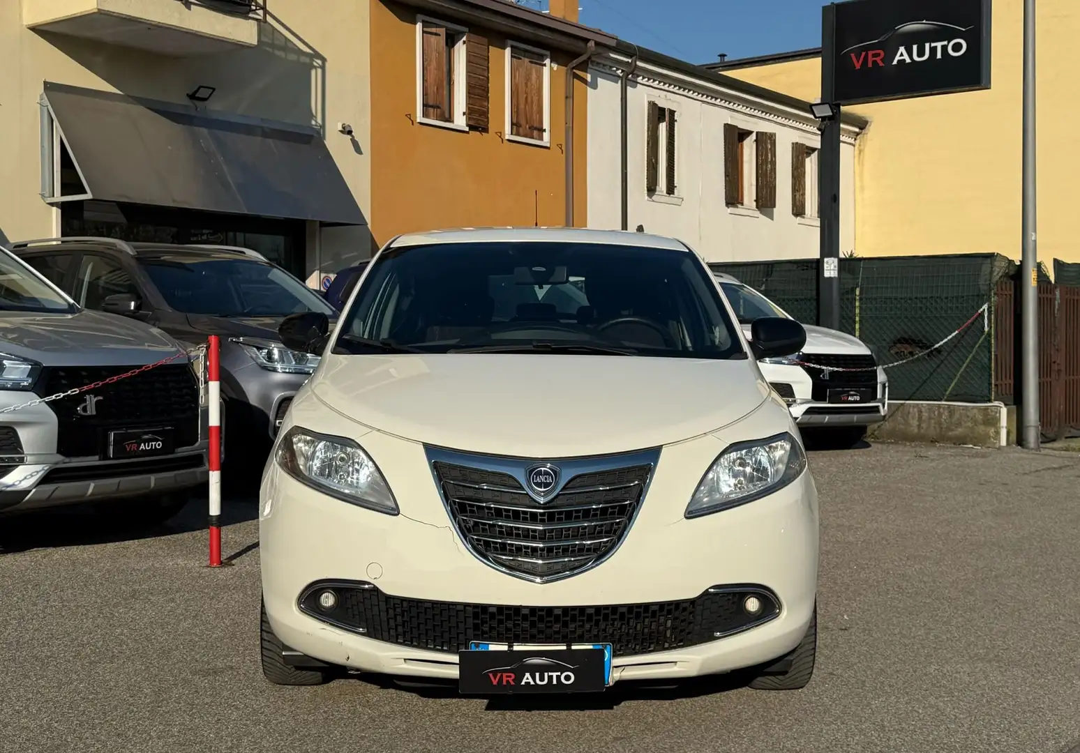 Lancia Ypsilon 1.2 GPL ecochic Gold 69cv NEOPATENTATI/REVIS. 2032 Bianco - 2