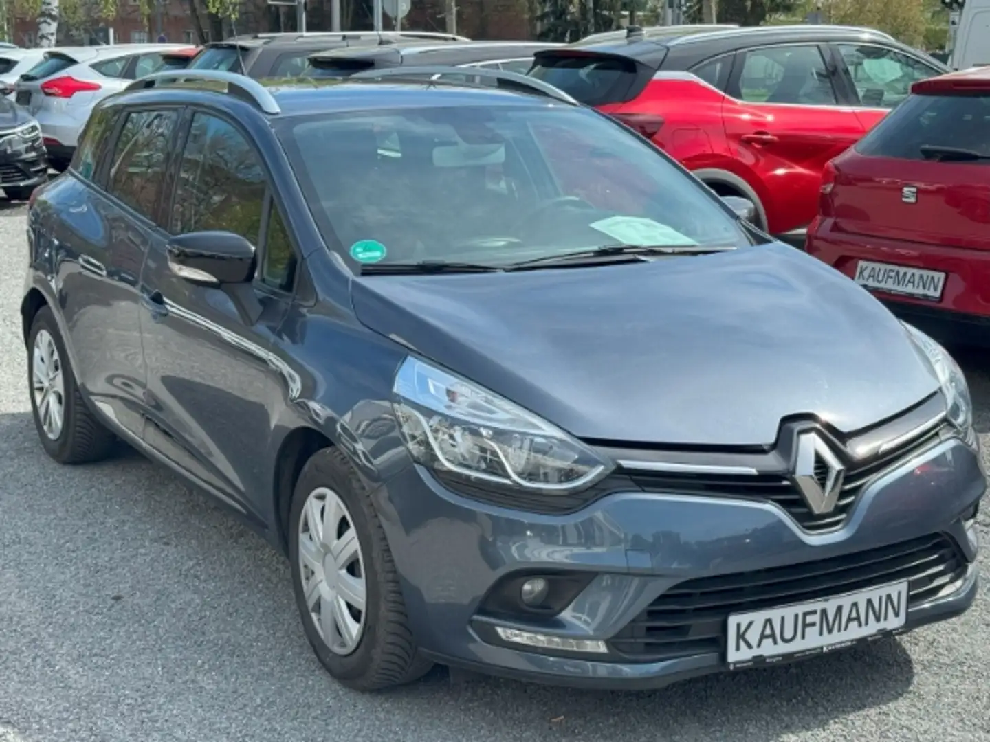 Renault Clio IV Grandtour Limited 0.9 TCe 90 eco Navi DAB SHZ T Grau - 2