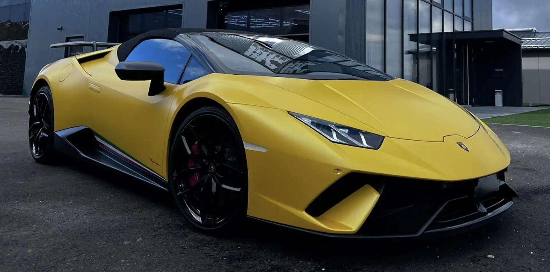 Lamborghini Huracán LP 640 Performante Spyder Gelb - 2