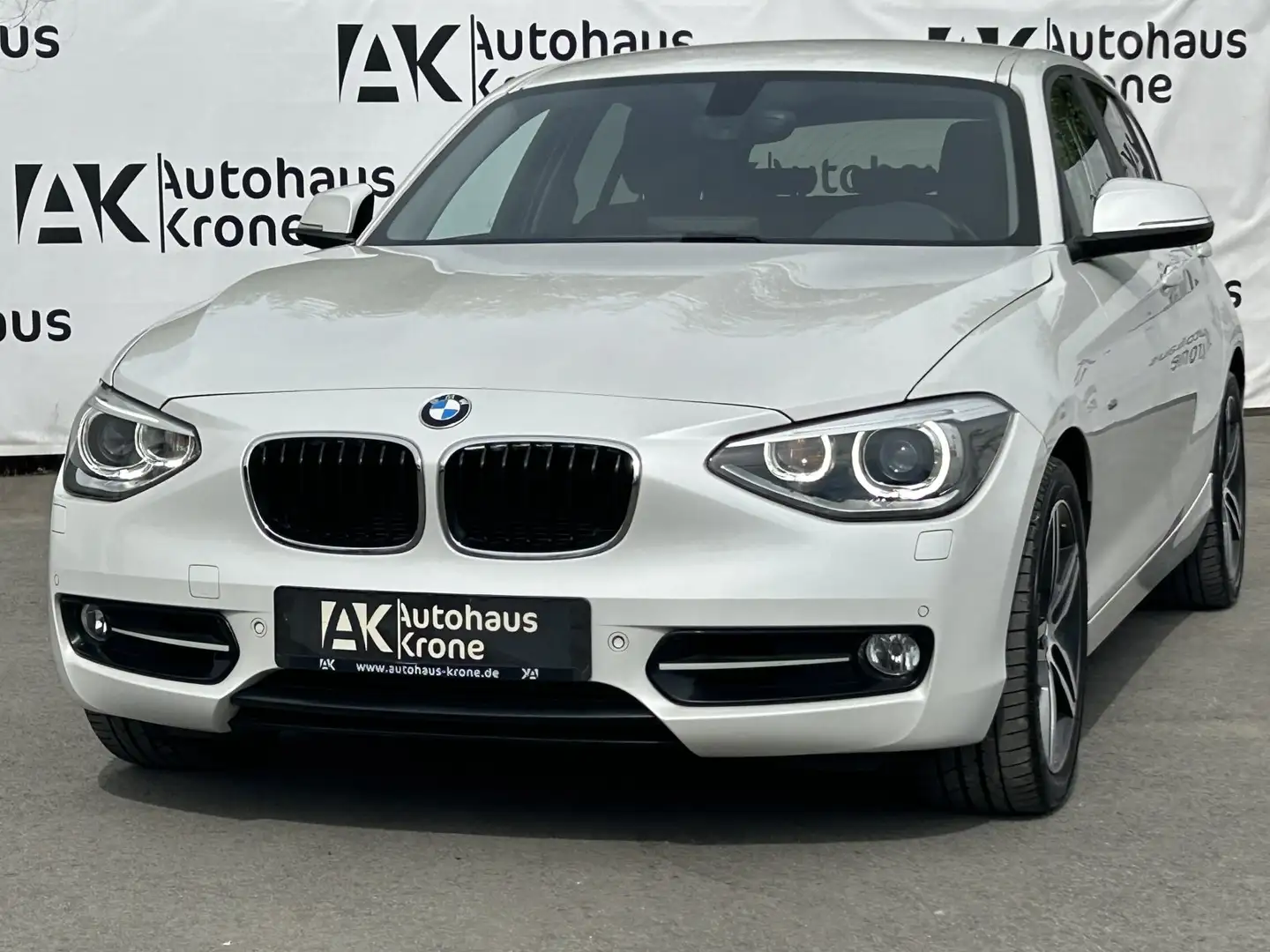 BMW 118 i Sport-Line* AUTOMATIK*NAVI*TEMPO*PDC*SHZ* AHK* Weiß - 2