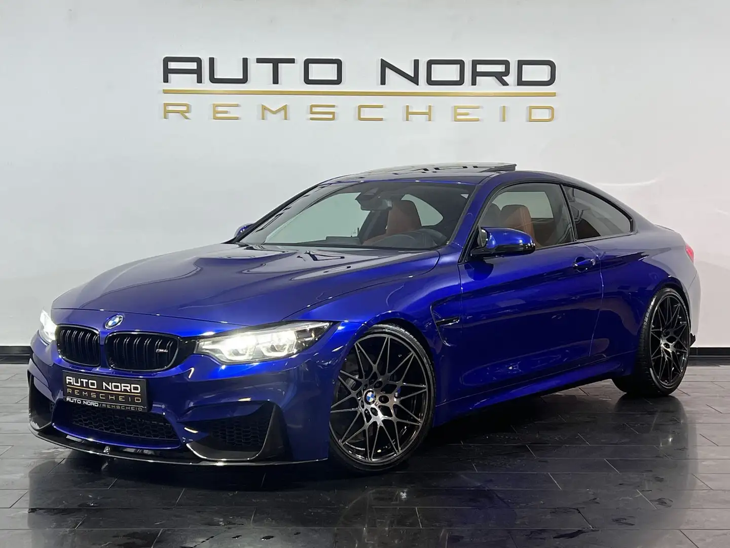 BMW M4 Competition*DEUTSCH*S.Dach*Kamera*HeadUP*DAB* Синий - 1