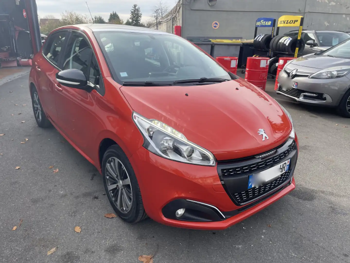 Peugeot 208 1.2 PURETECH 82CH ACTIVE 5P TOIT PANORAMIQUE Oranje - 2