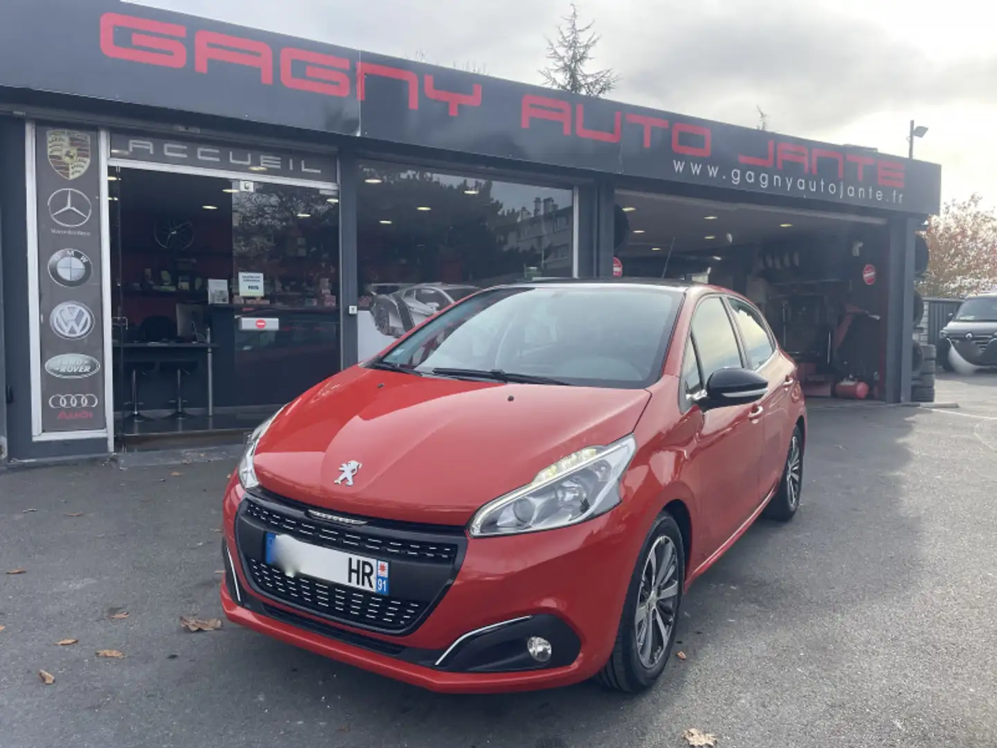 Peugeot 208 1.2 PURETECH 82CH ACTIVE 5P TOIT PANORAMIQUE Oranje - 1