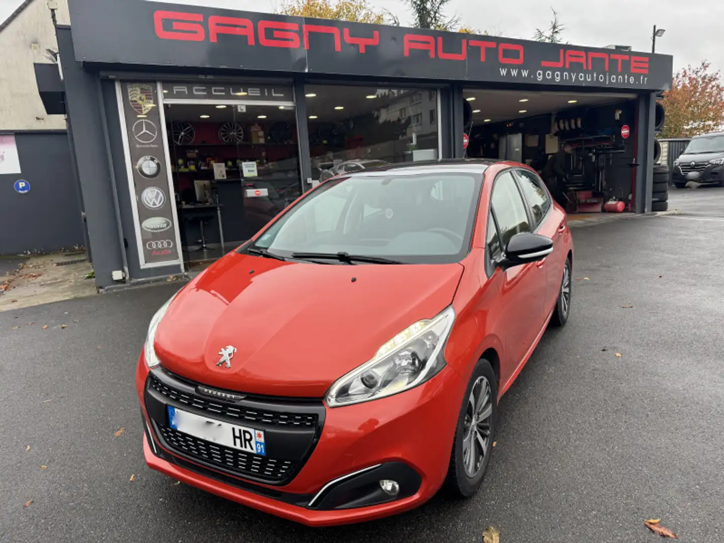 Peugeot 208 1.2 PURETECH 82CH ACTIVE 5P TOIT PANORAMIQUE Orange - 1