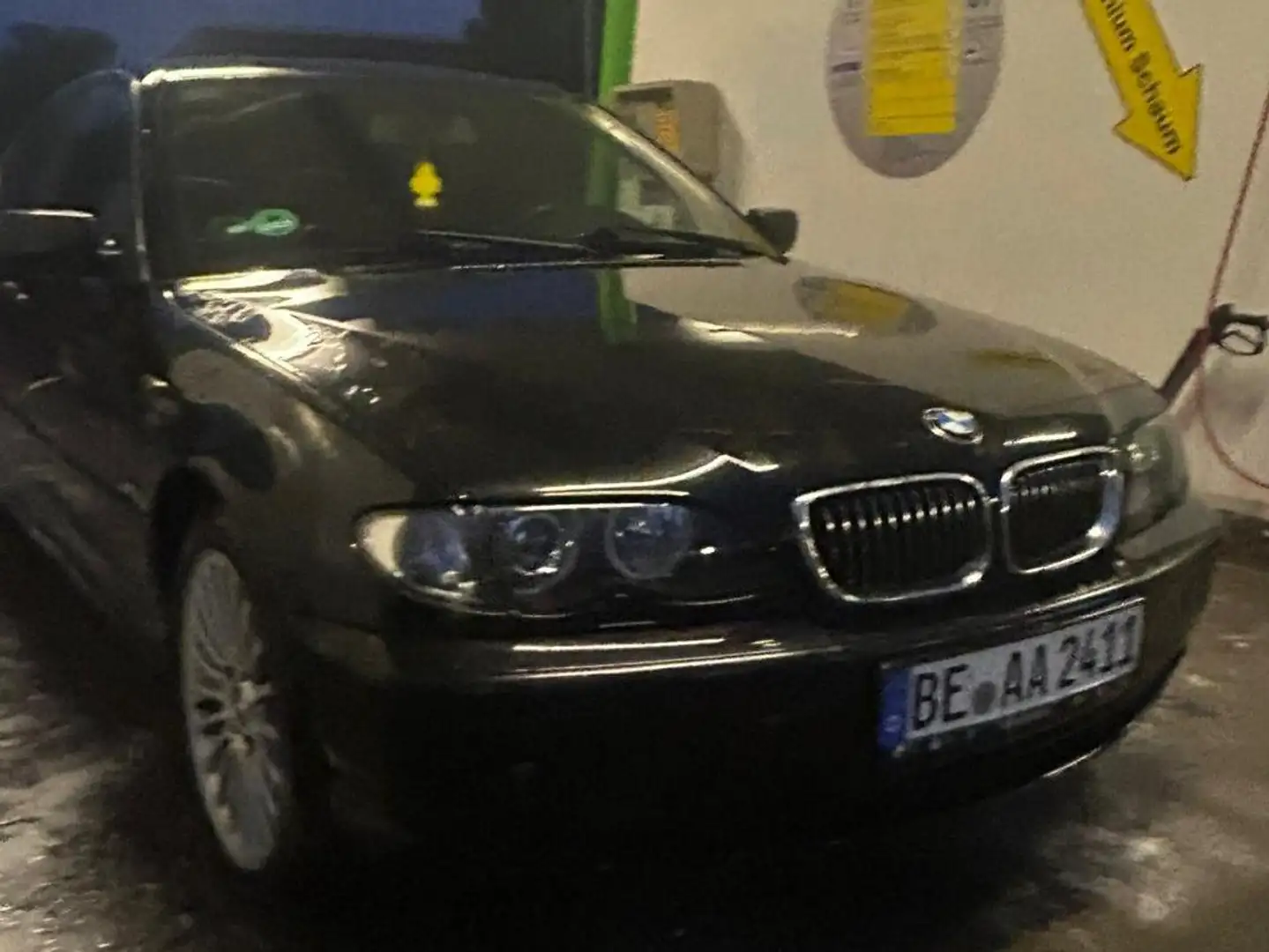 BMW 318 318d Schwarz - 1