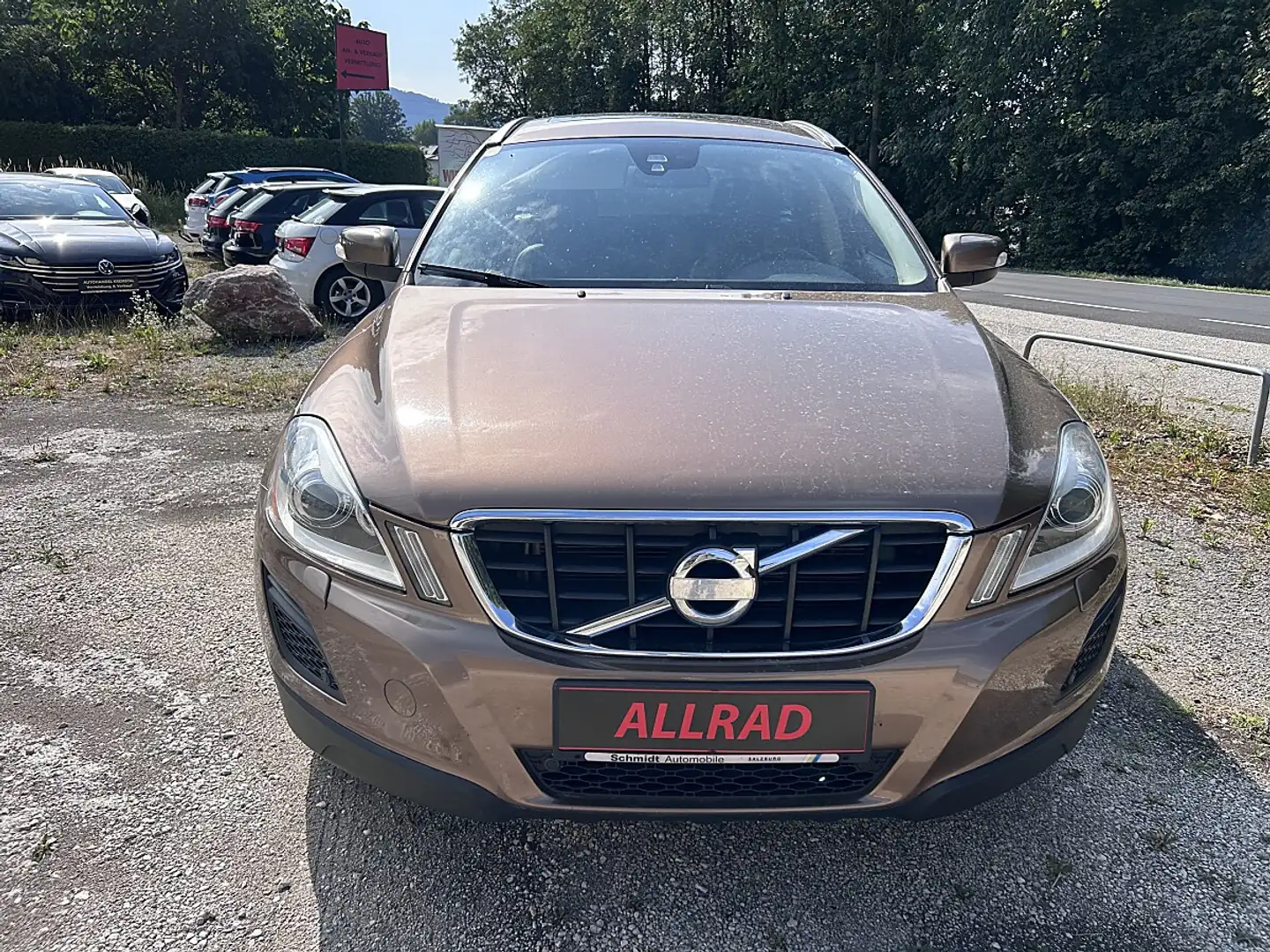 Volvo XC60 aut. Allrad 1.Besitz- Neues Pickerl Braun - 2
