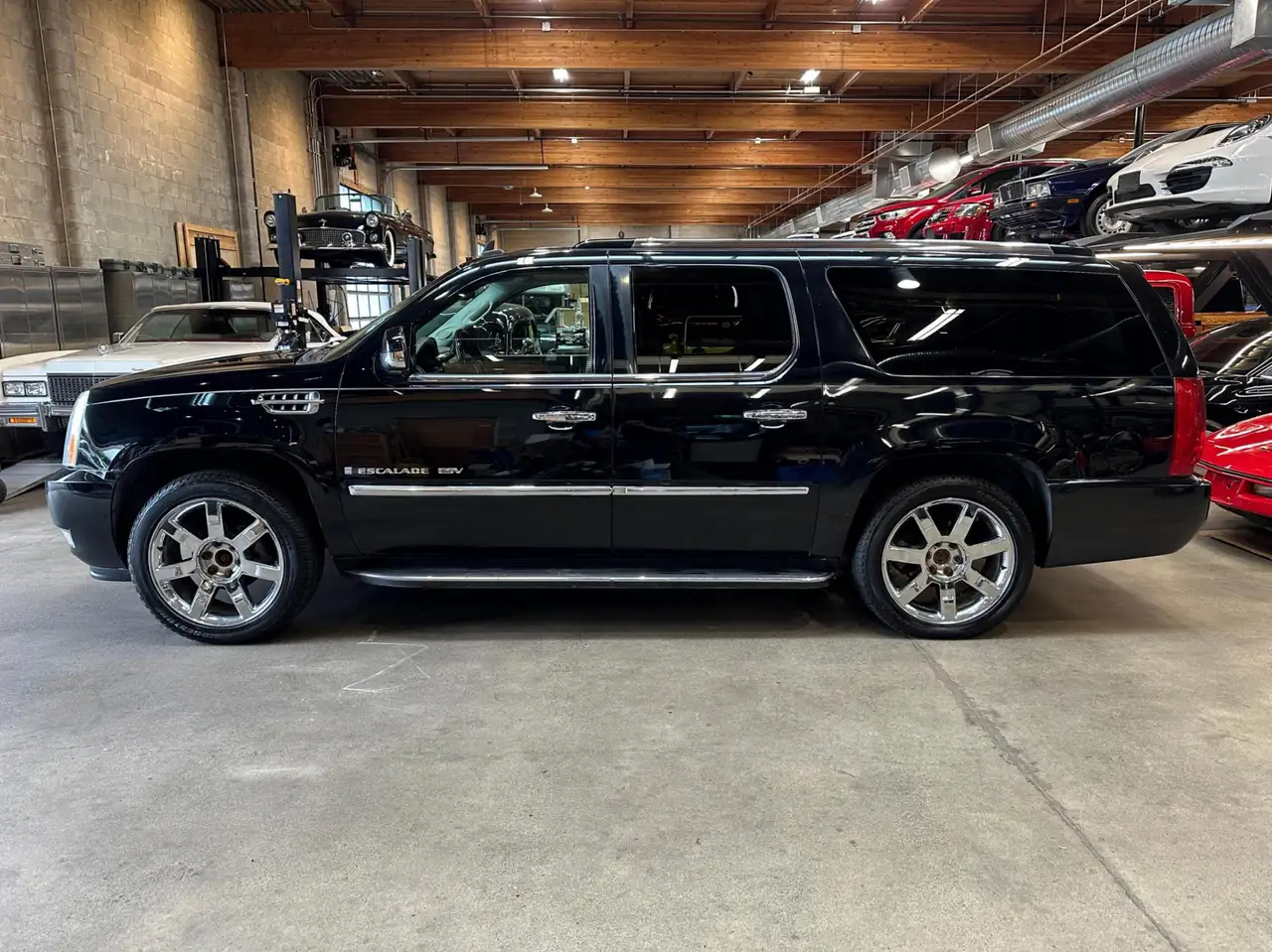 Cadillac Escalade снимка Cadillac Escalade