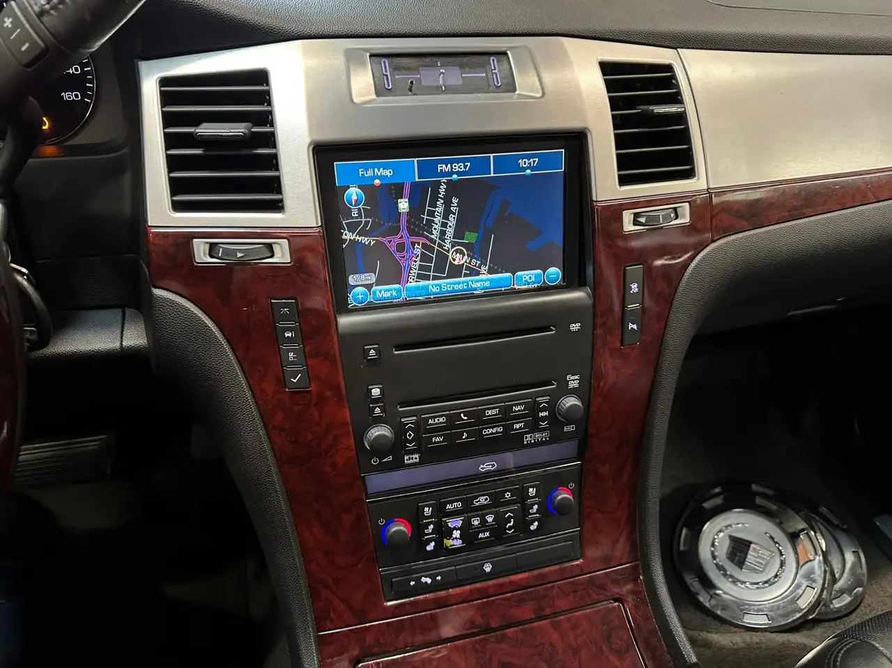 Cadillac Escalade снимка Cadillac Escalade