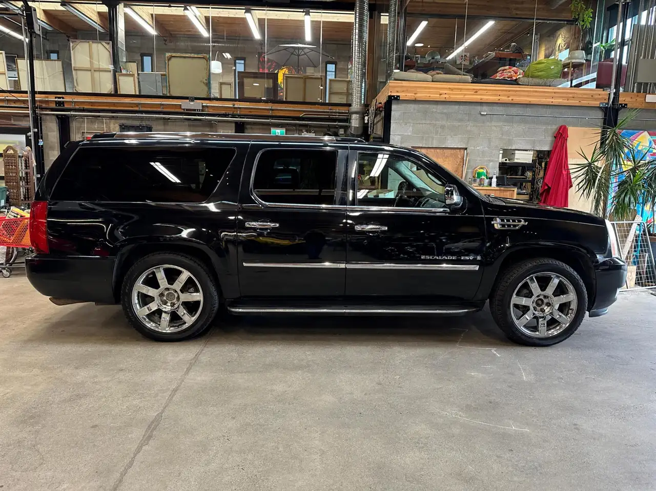 Cadillac Escalade снимка Cadillac Escalade
