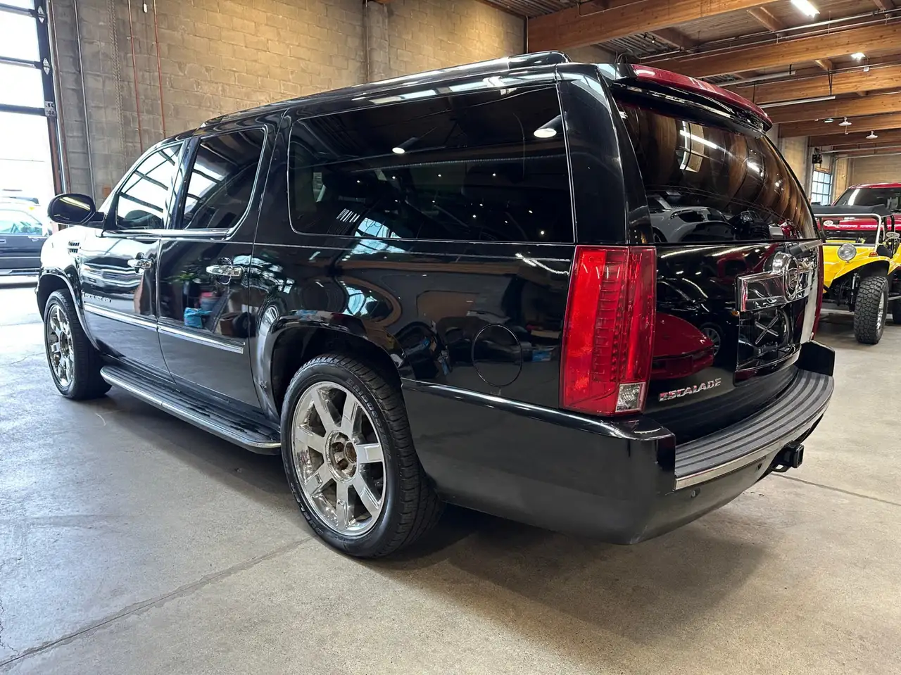 Cadillac Escalade снимка Cadillac Escalade
