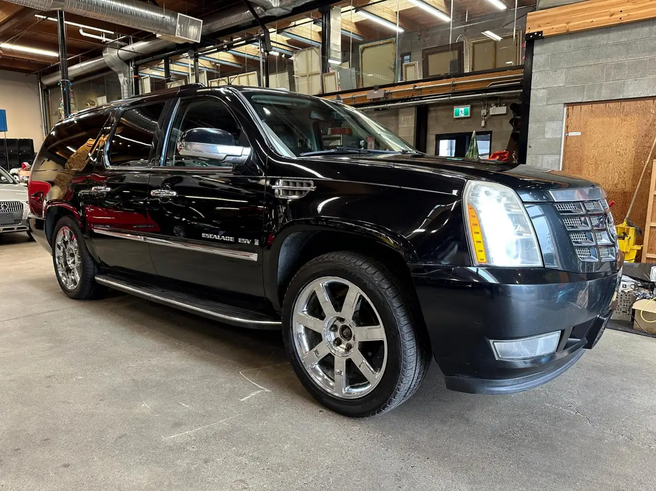 Cadillac Escalade снимка Cadillac Escalade