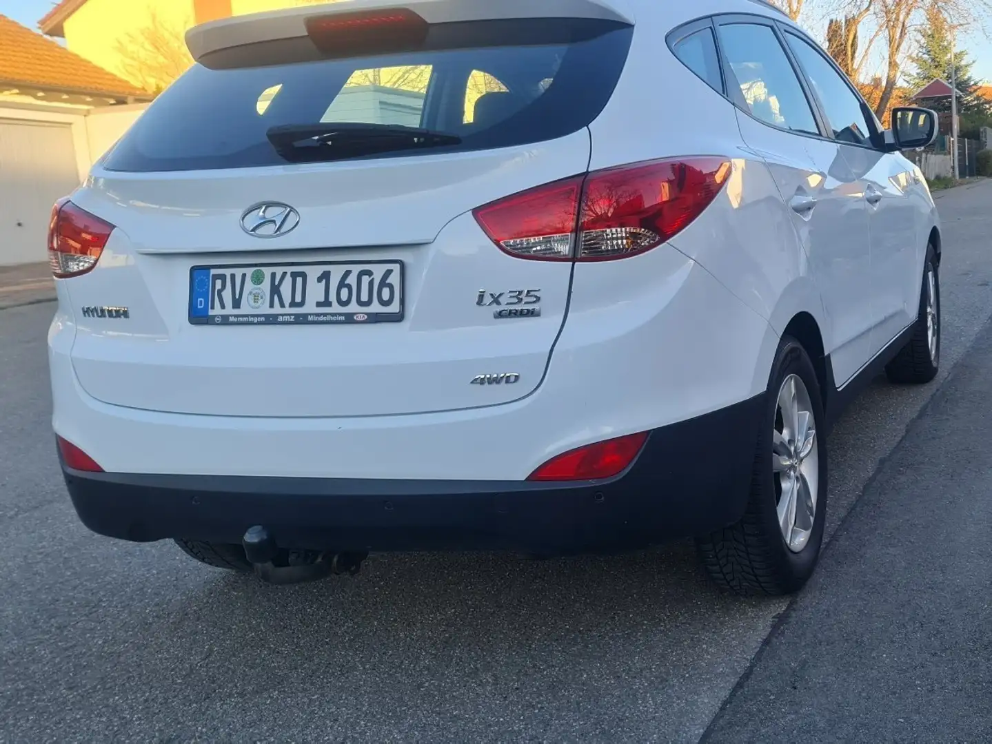 Hyundai iX35 2.0 CRDi 4WD Premium Weiß - 2