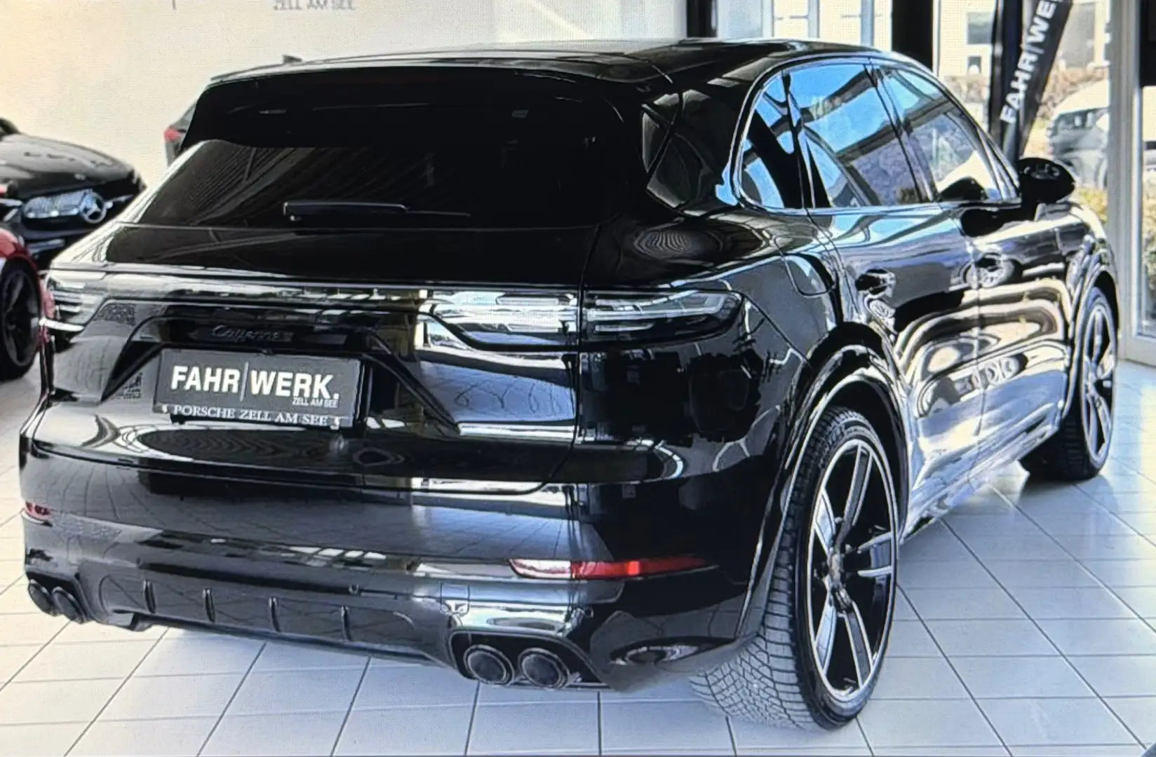 Porsche Cayenne Cayenne III E-Hybrid PHEV 17,9 kWh Aut. Schwarz - 2